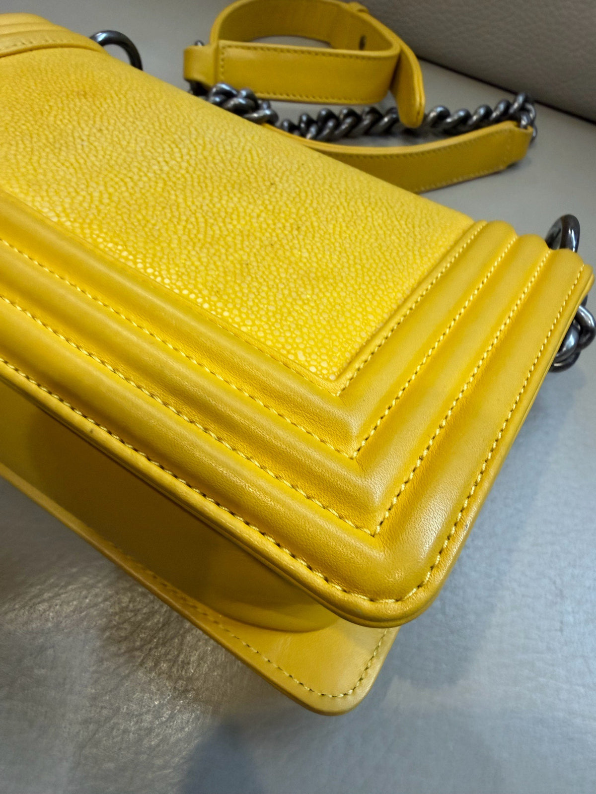 Chanel - Boy Chanel Small - Exotic leathers - Stingray - Yellow - (small)