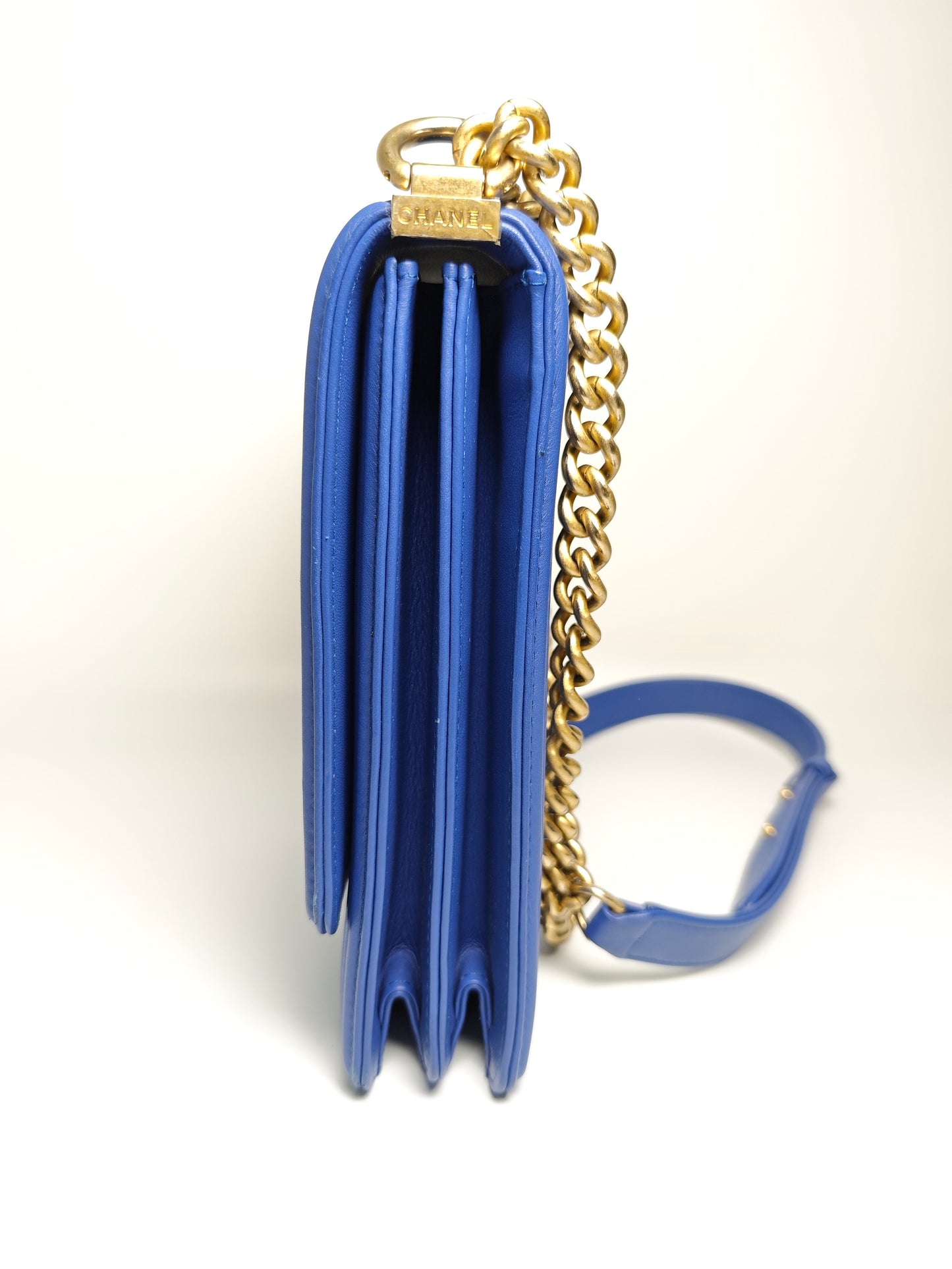 Chanel - Boy Chanel Vertical Phone Bag - Calfskin - Blue - (mini)