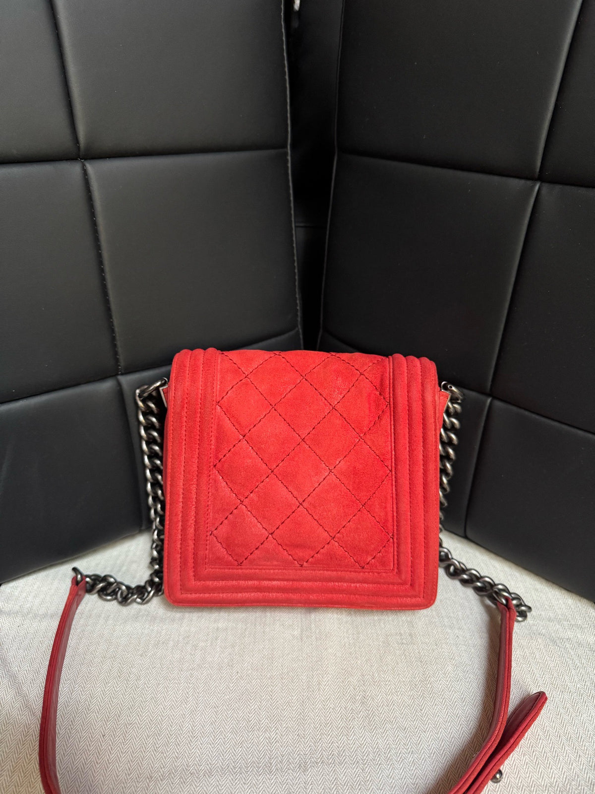 Chanel - Boy Chanel Vertical - Suede - Red - (small)