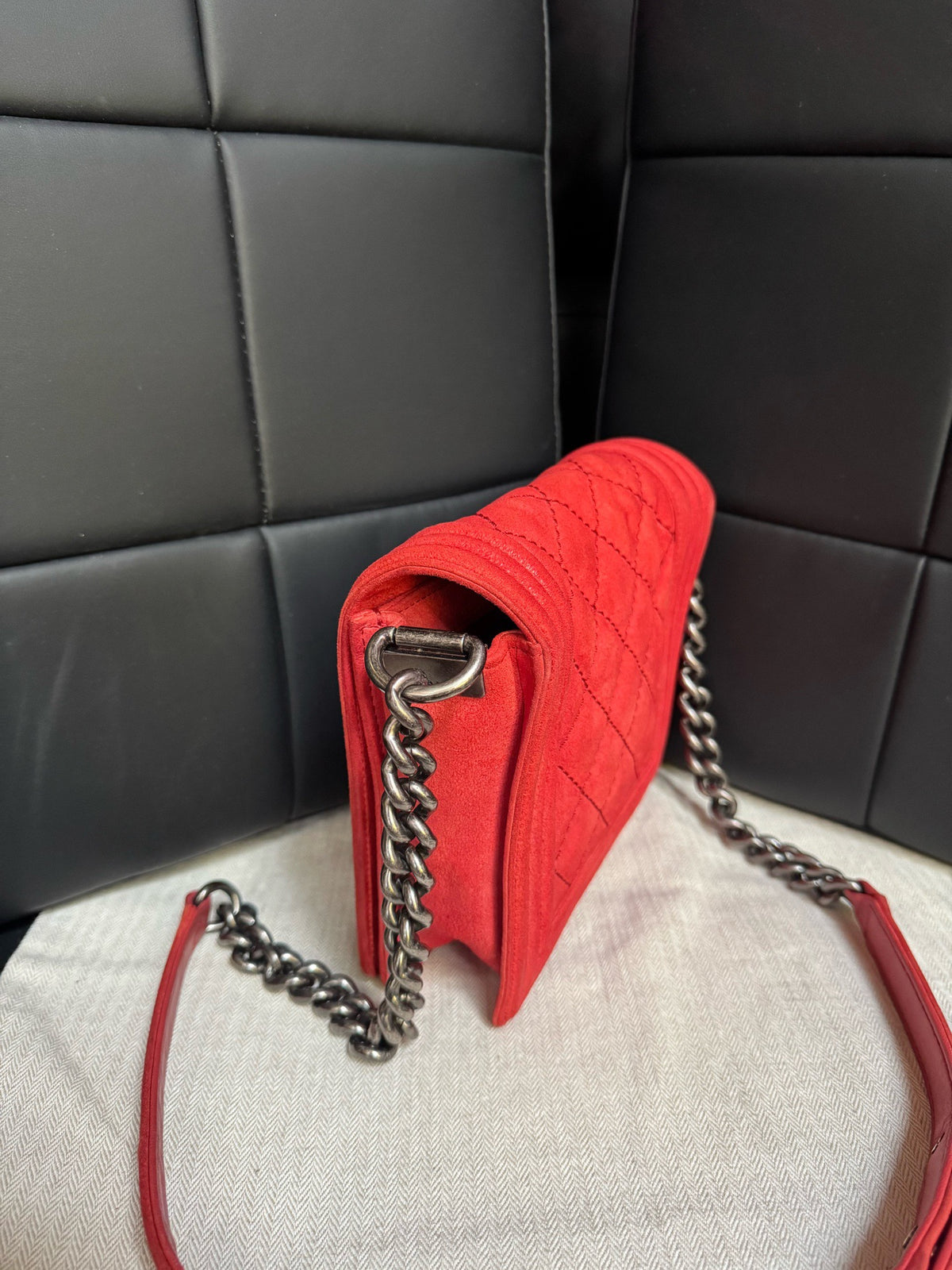 Chanel - Boy Chanel Vertical - Suede - Red - (small)