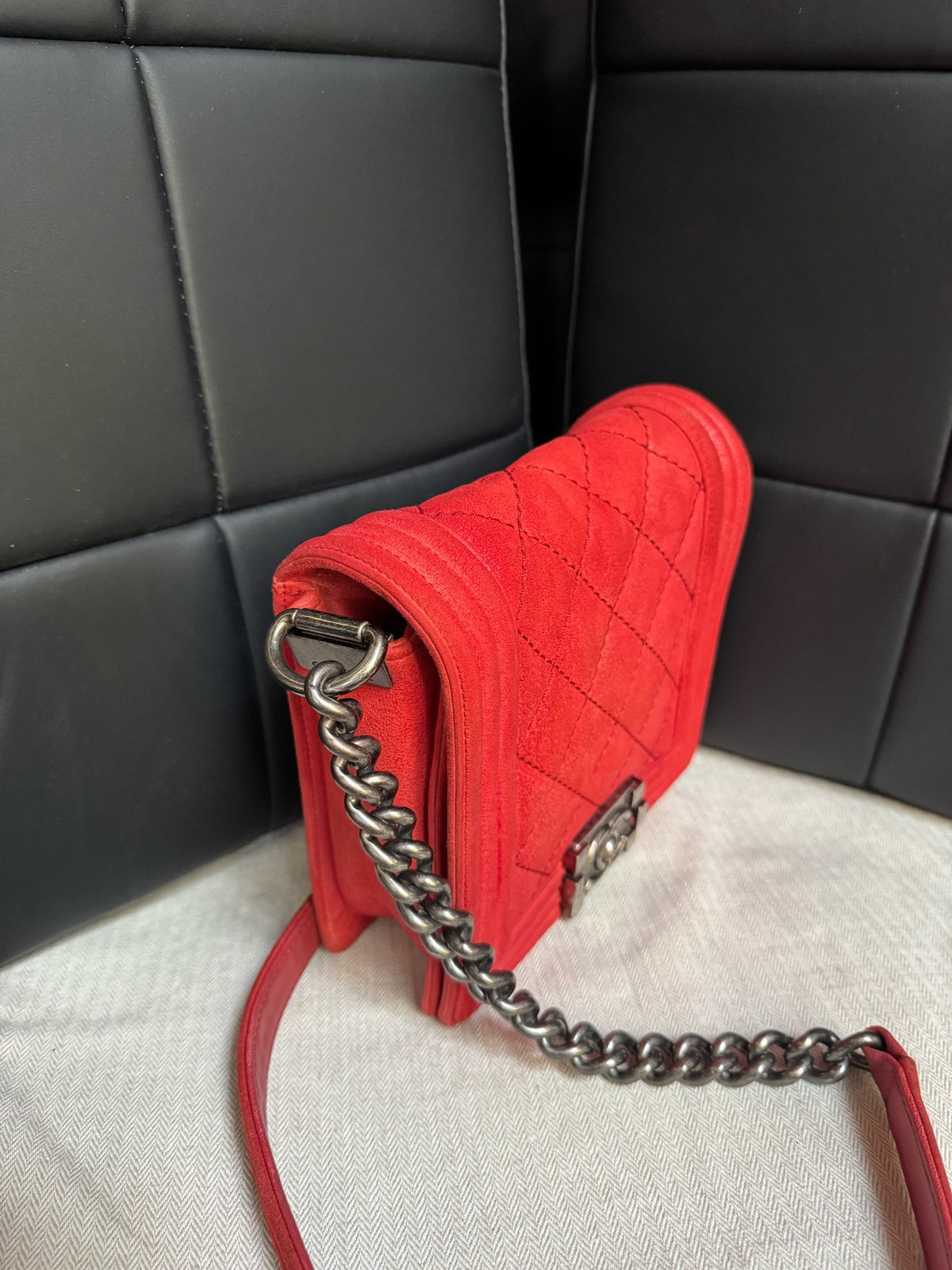Chanel - Boy Chanel Vertical - Suede - Red - (small)