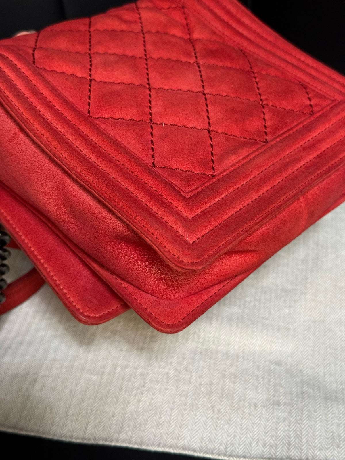 Chanel - Boy Chanel Vertical - Suede - Red - (small)
