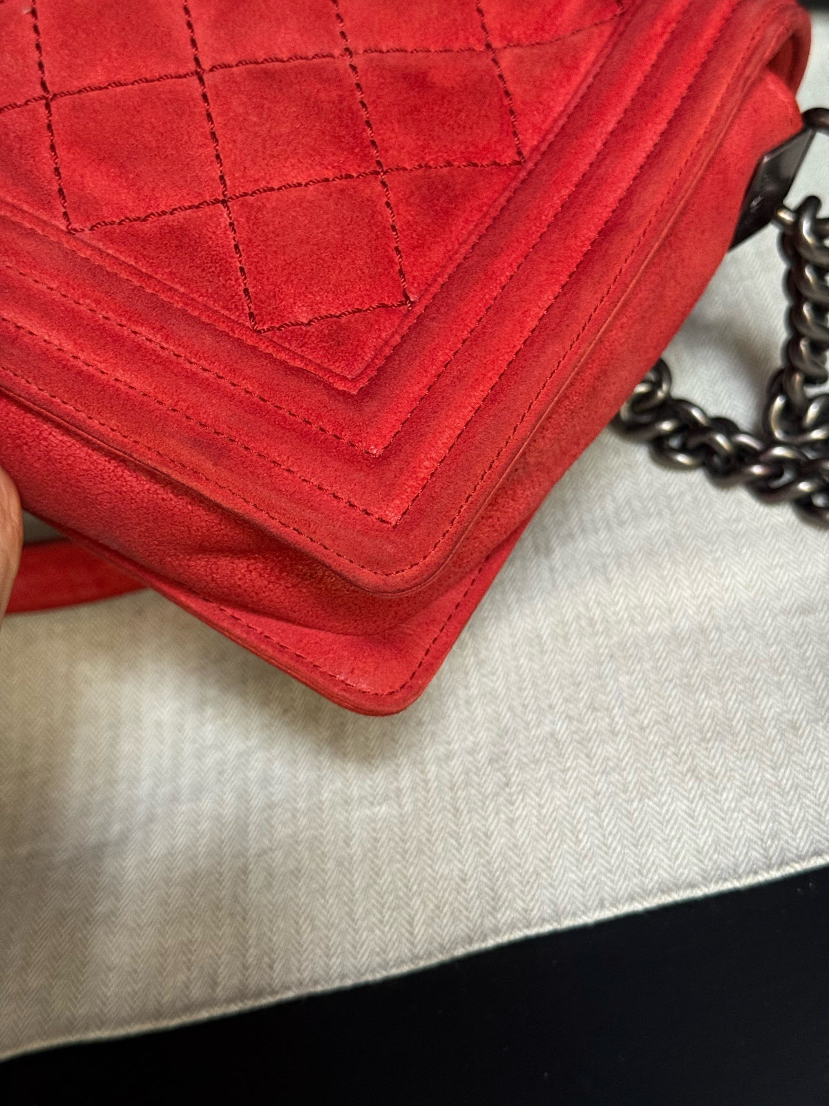 Chanel - Boy Chanel Vertical - Suede - Red - (small)