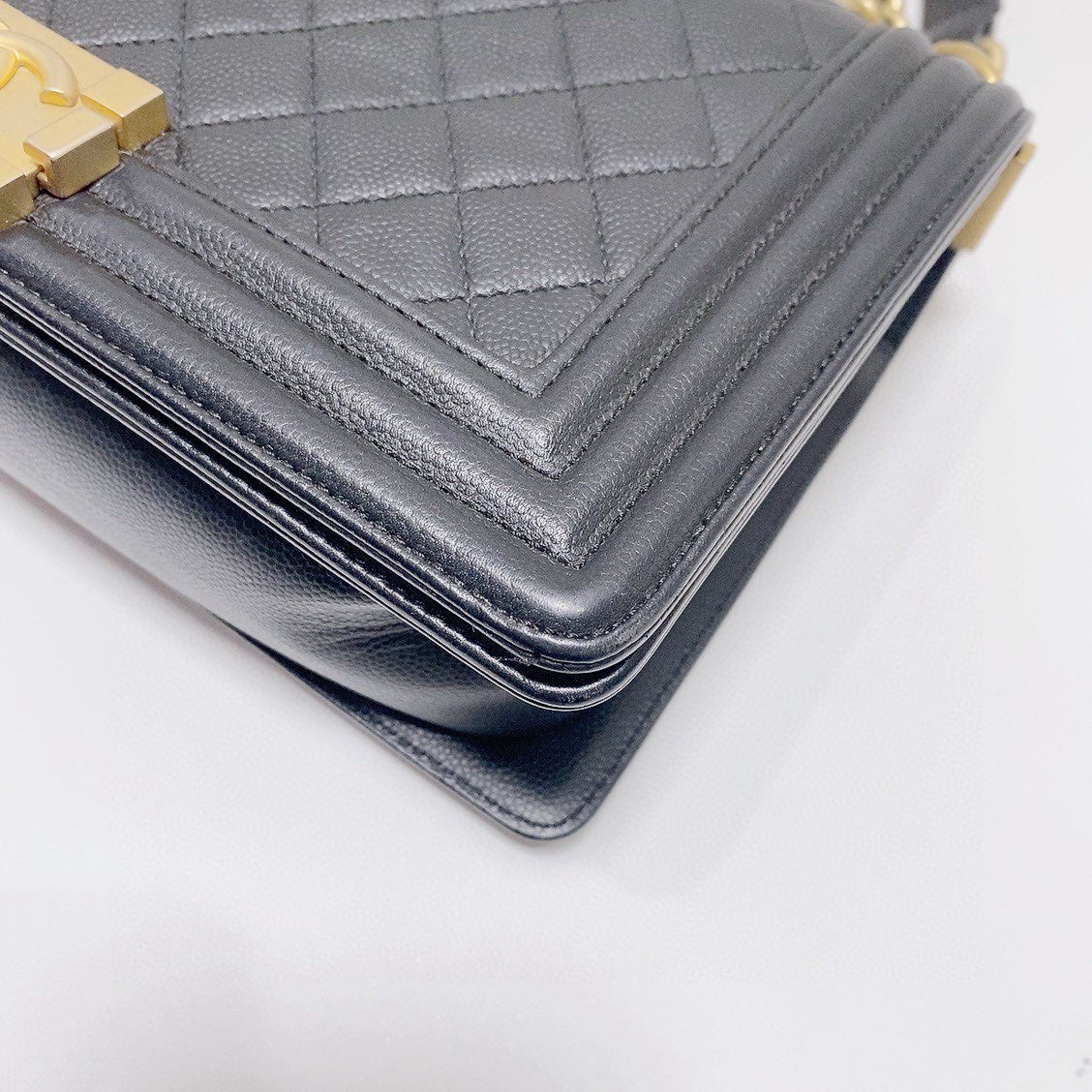 Chanel - Boy - Grained calfskin leather - Black - (Medium)