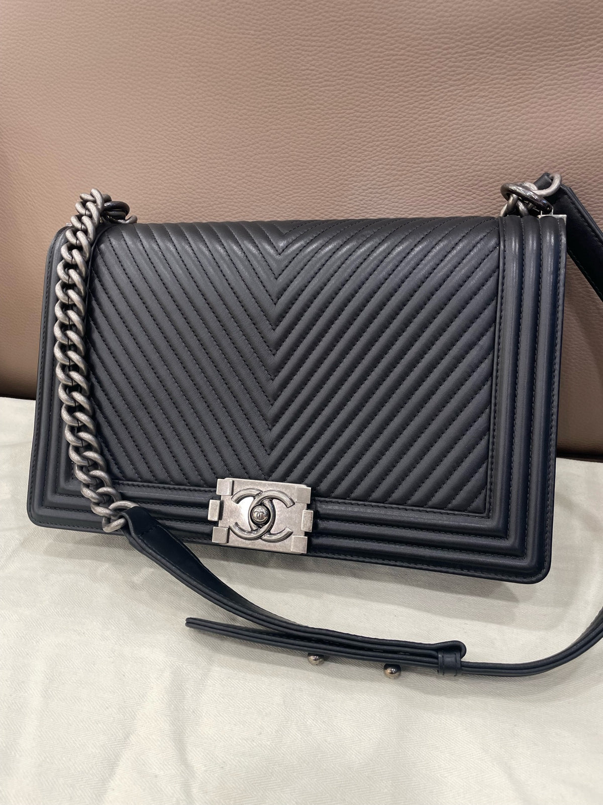 Chanel - Boy Large - Leather - Black - (large)
