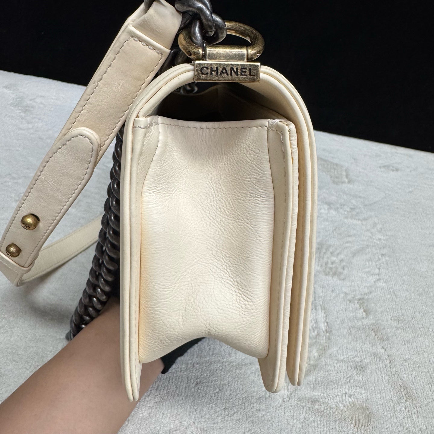 Chanel - Boy - Leather - Beige - (medium)