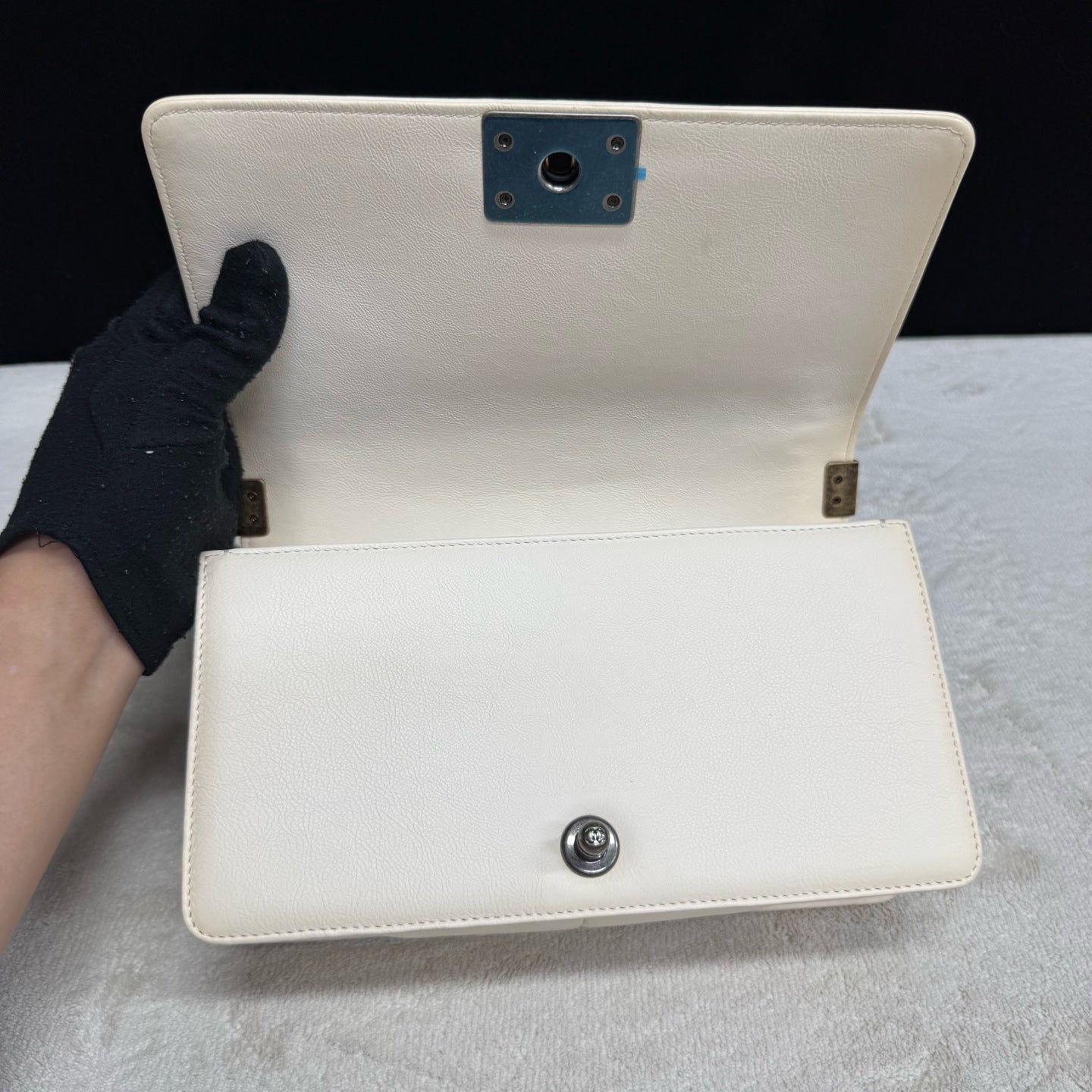Chanel - Boy - Leather - Beige - (medium)