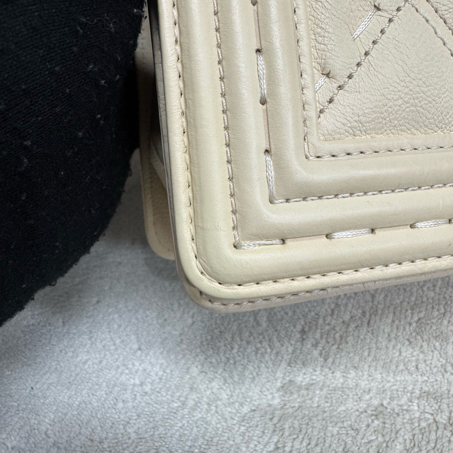 Chanel - Boy - Leather - Beige - (medium)