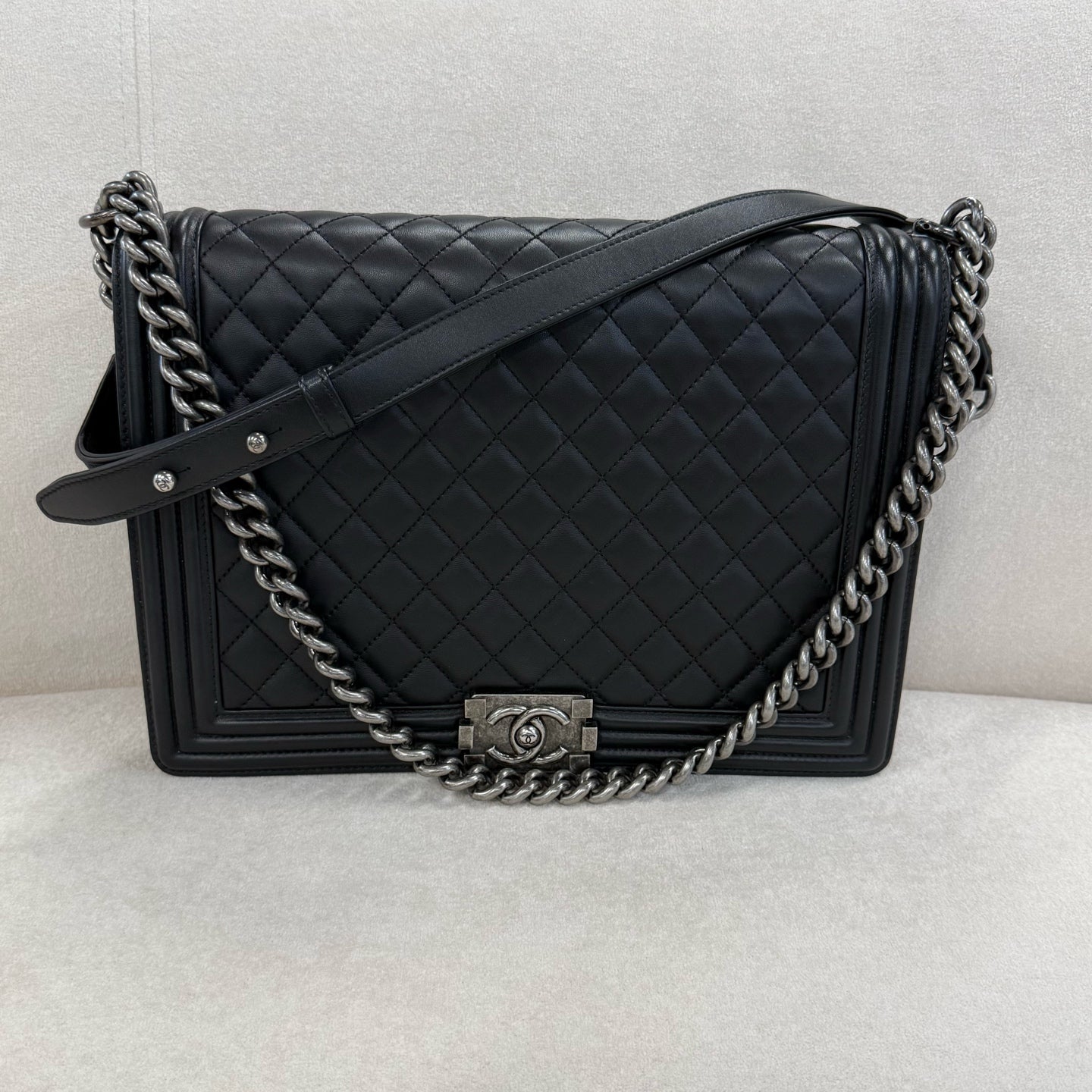 Chanel - Boy - Leather - Black - (large)