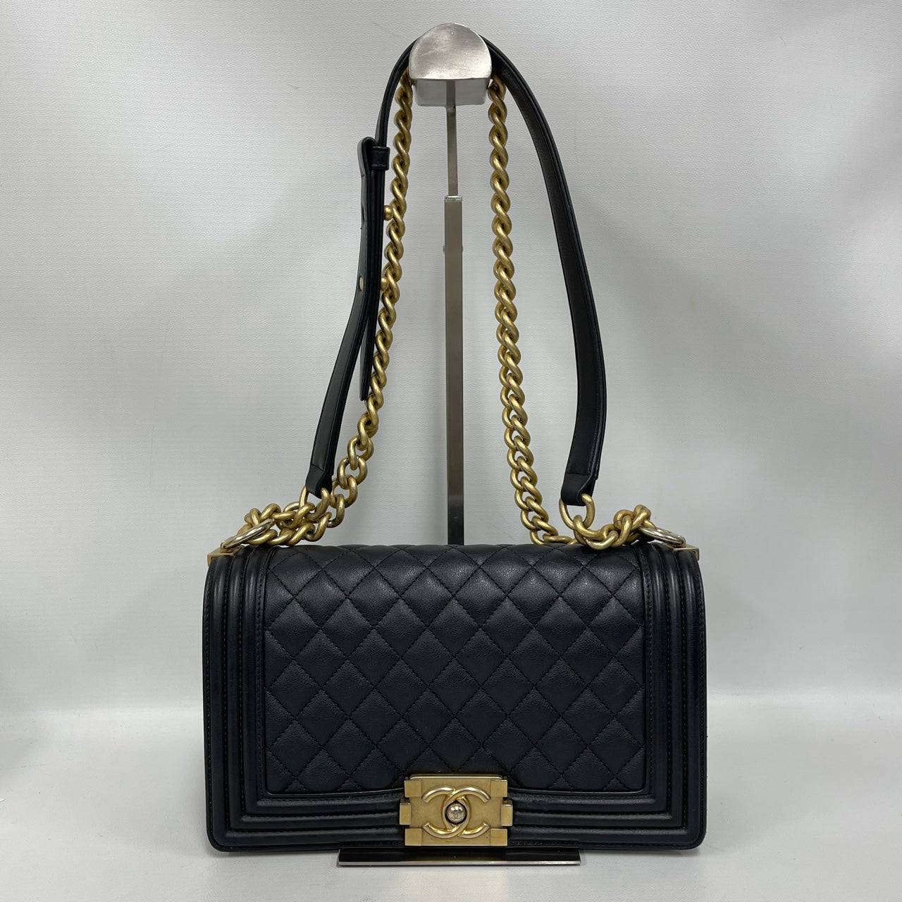 Chanel - Boy - Leather - Black - (medium)