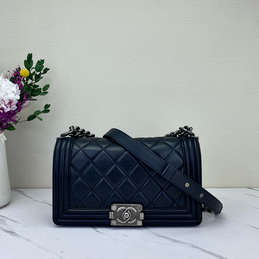 Chanel - Boy - Leather - Black - (medium)