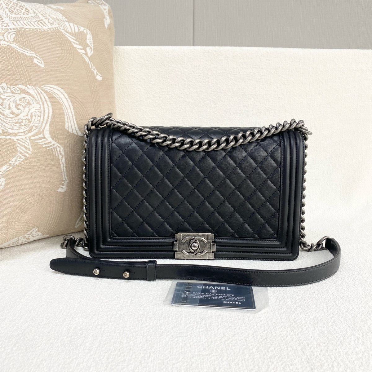 Chanel - Boy - Leather - Black - (medium)