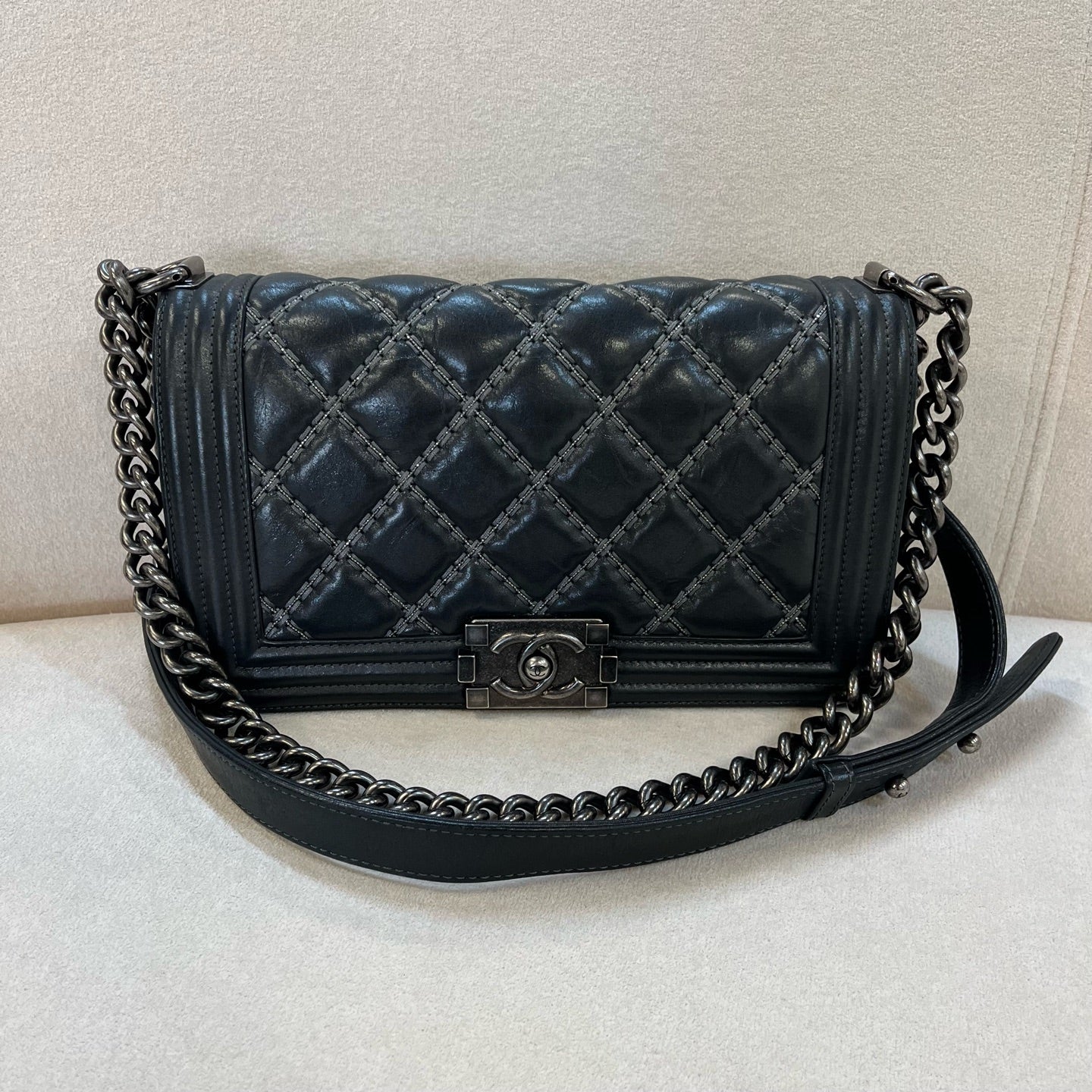 Chanel - Boy - Leather - Black - (medium)