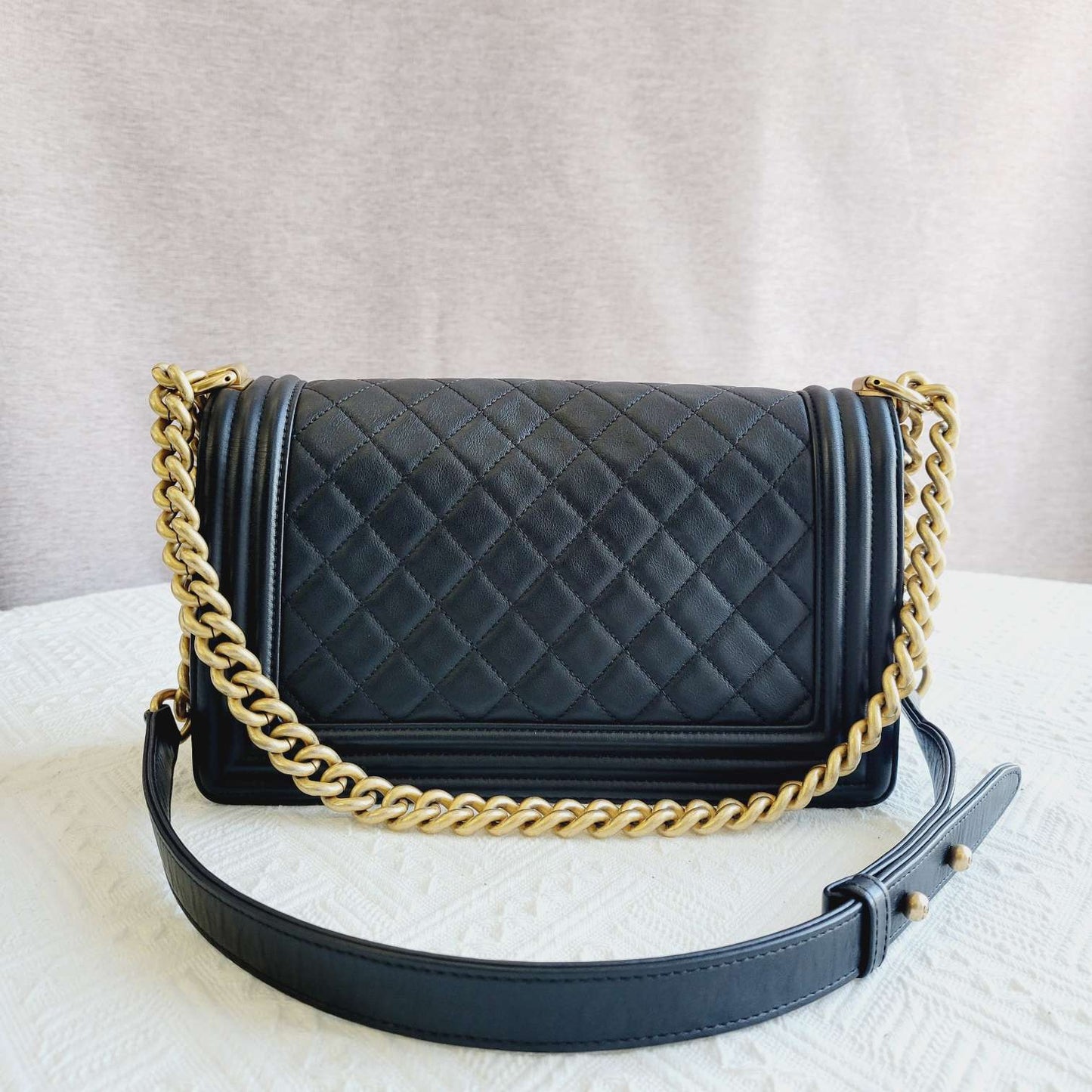 Chanel - Boy - Leather - Black - (medium)