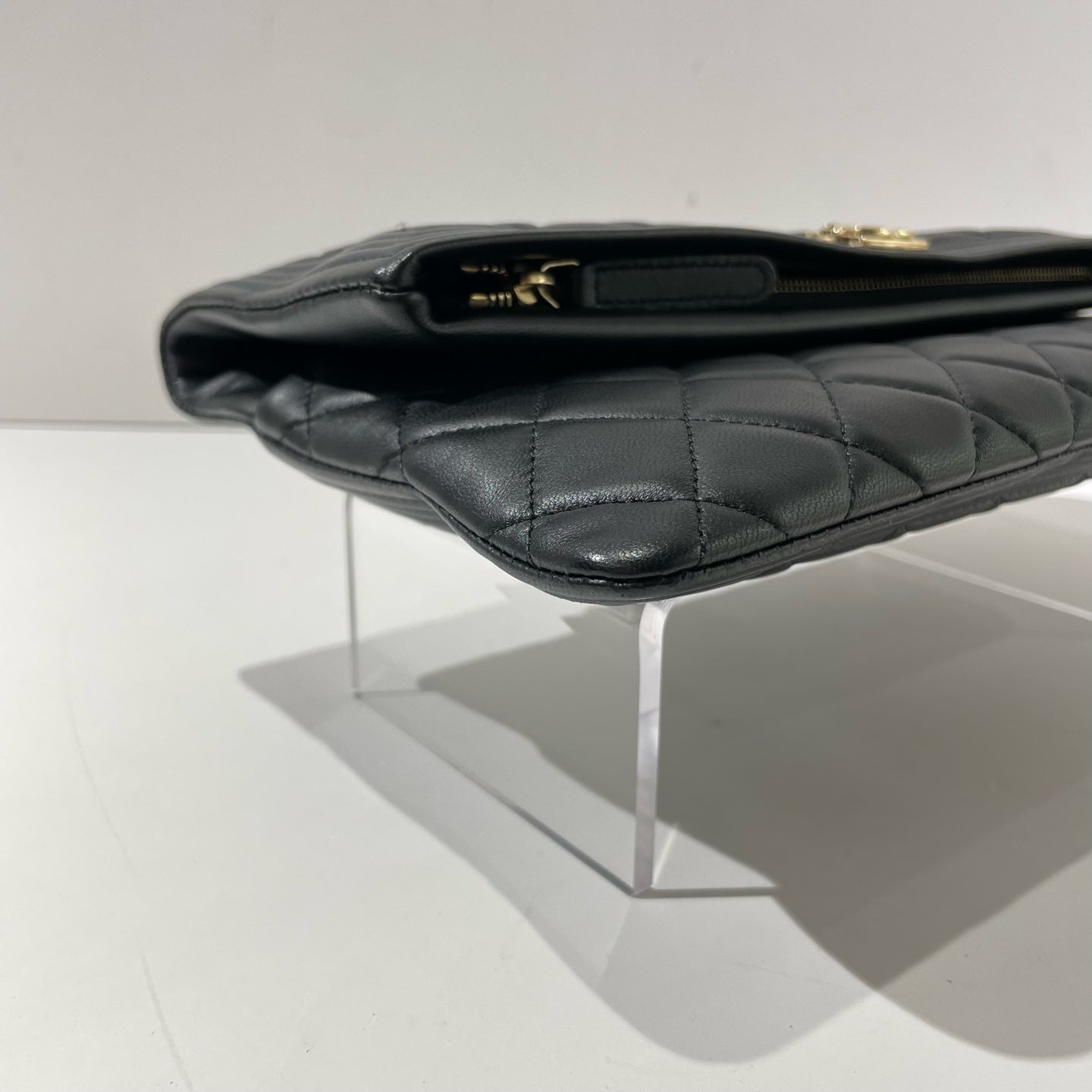 Chanel - Boy - Leather - Black - (Medium)