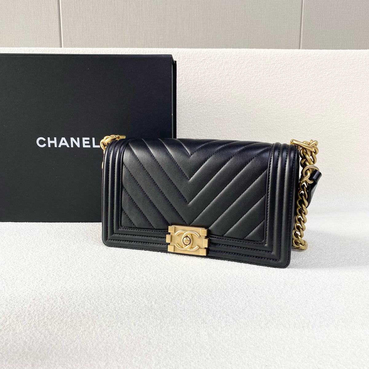 Chanel - Boy - Leather - Black - (medium)