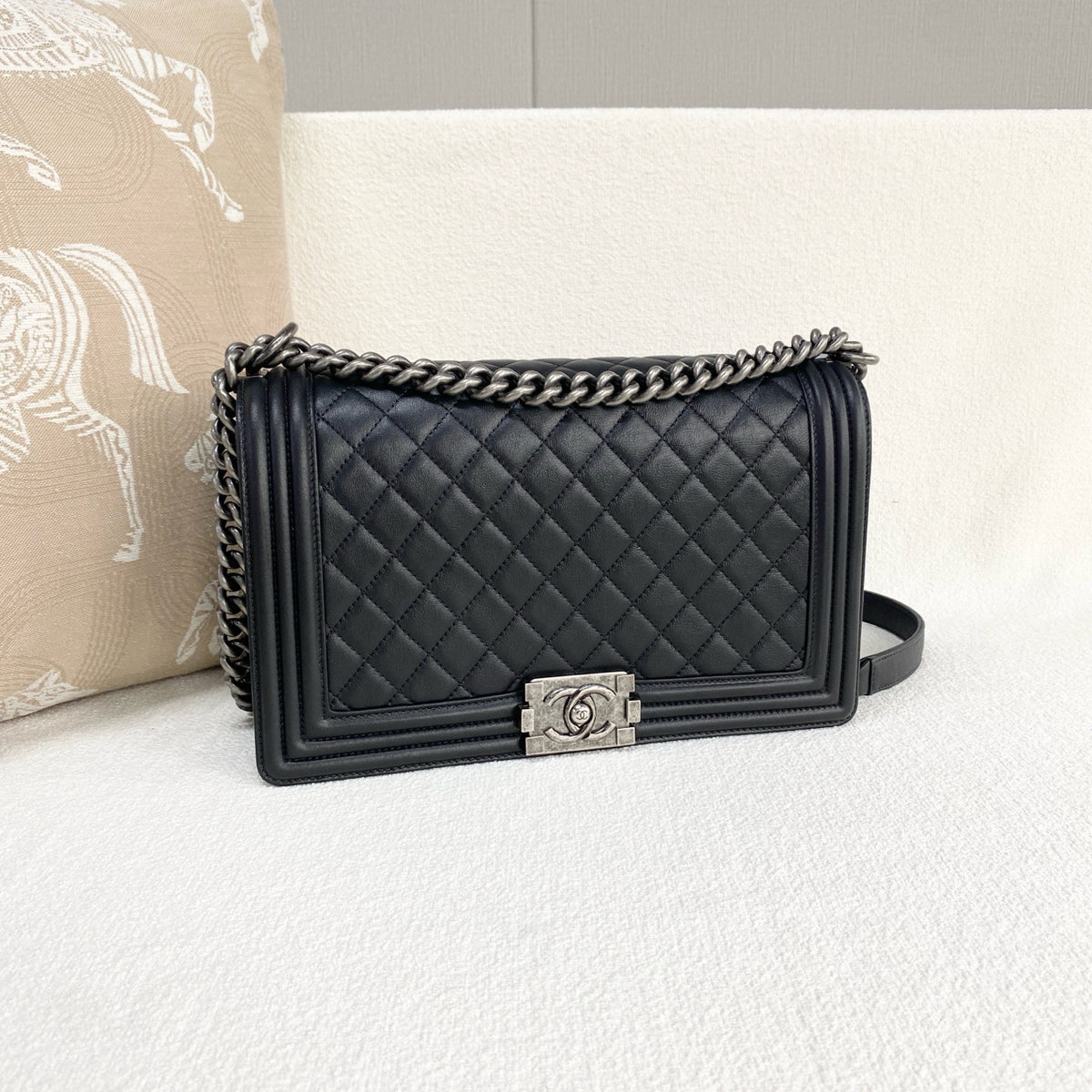 Chanel - Boy - Leather - Black - (medium)