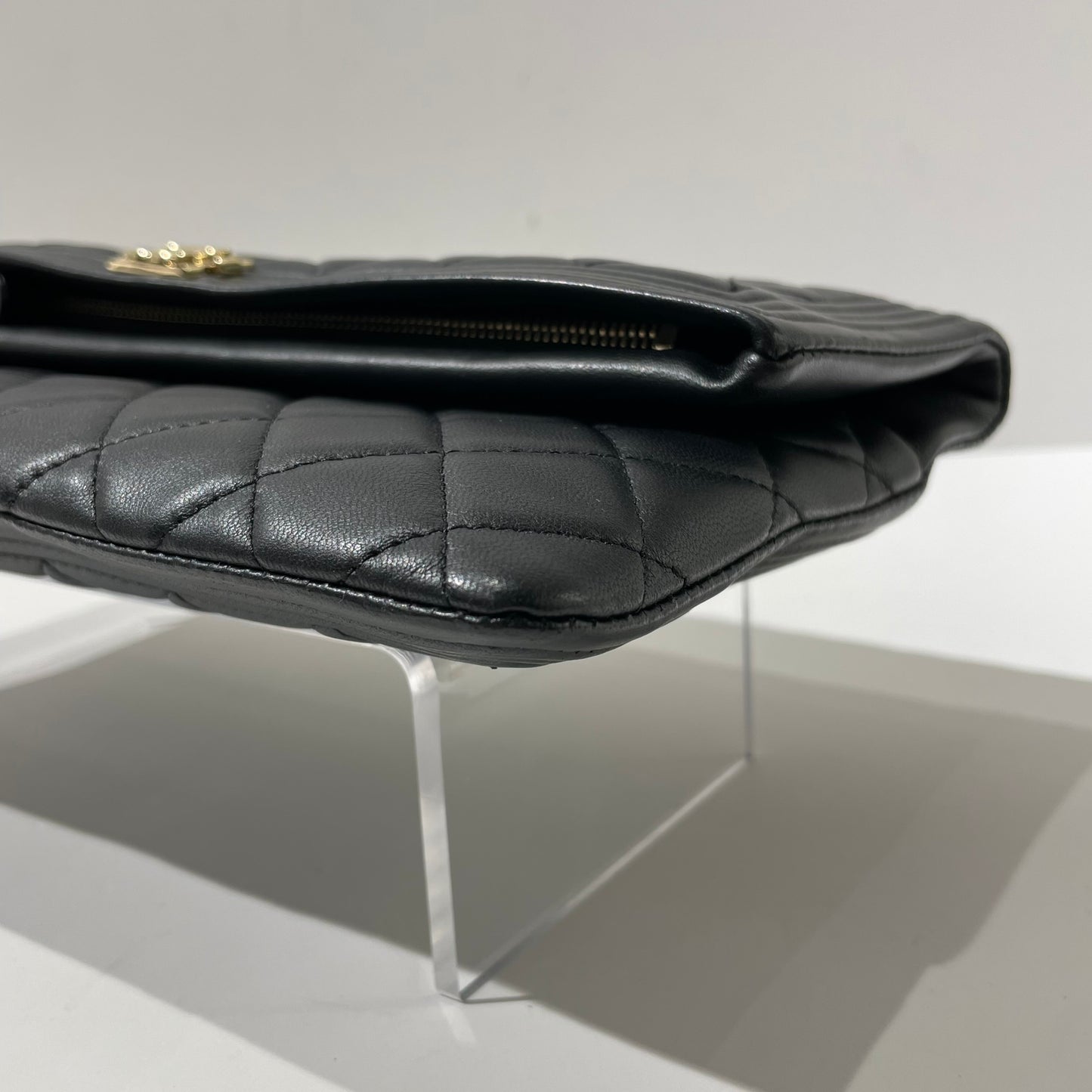 Chanel - Boy - Leather - Black - (Medium)