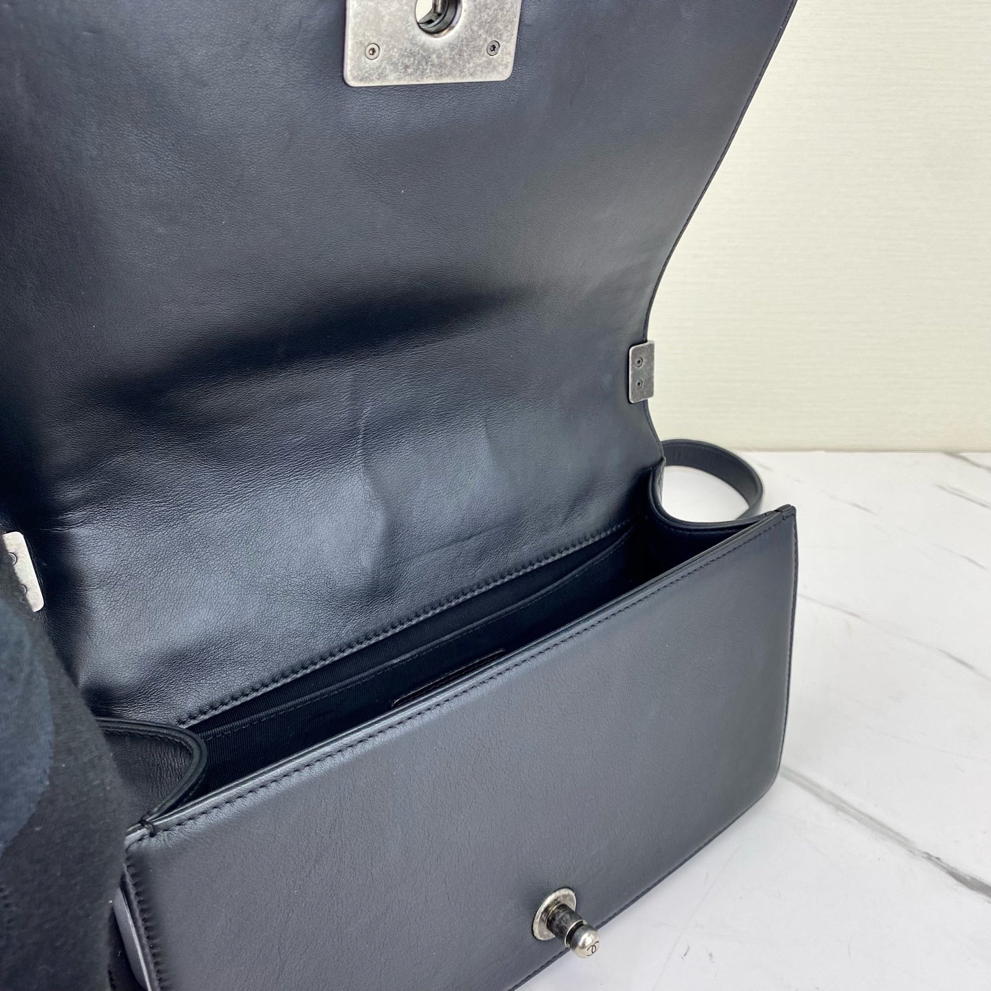 Chanel - Boy - Leather - Black - (medium)