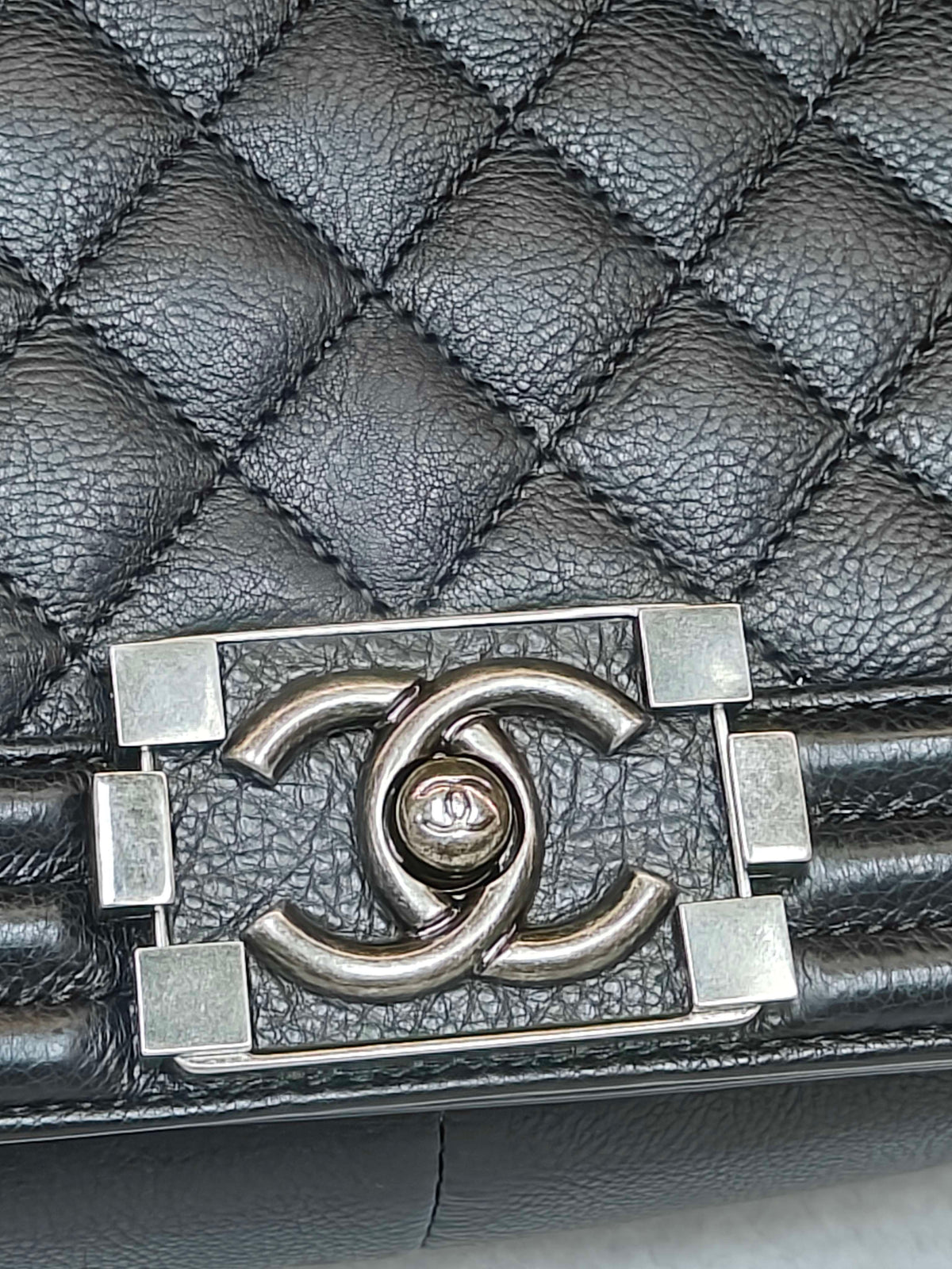 Chanel - Boy - Leather - Black - (medium)