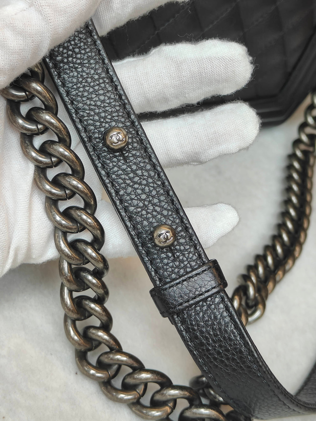 Chanel - Boy - Leather - Black - (medium)