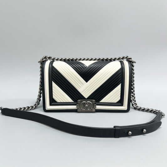 Chanel - Boy - Leather - Multicolour - (medium)