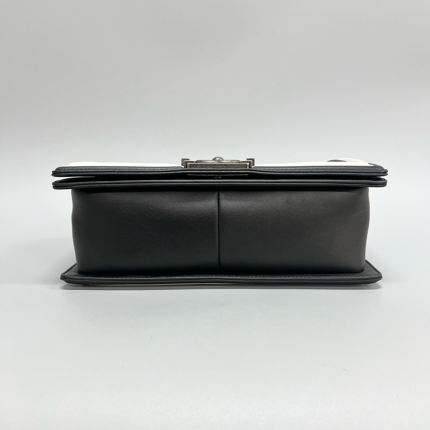 Chanel - Boy - Leather - Multicolour - (medium)