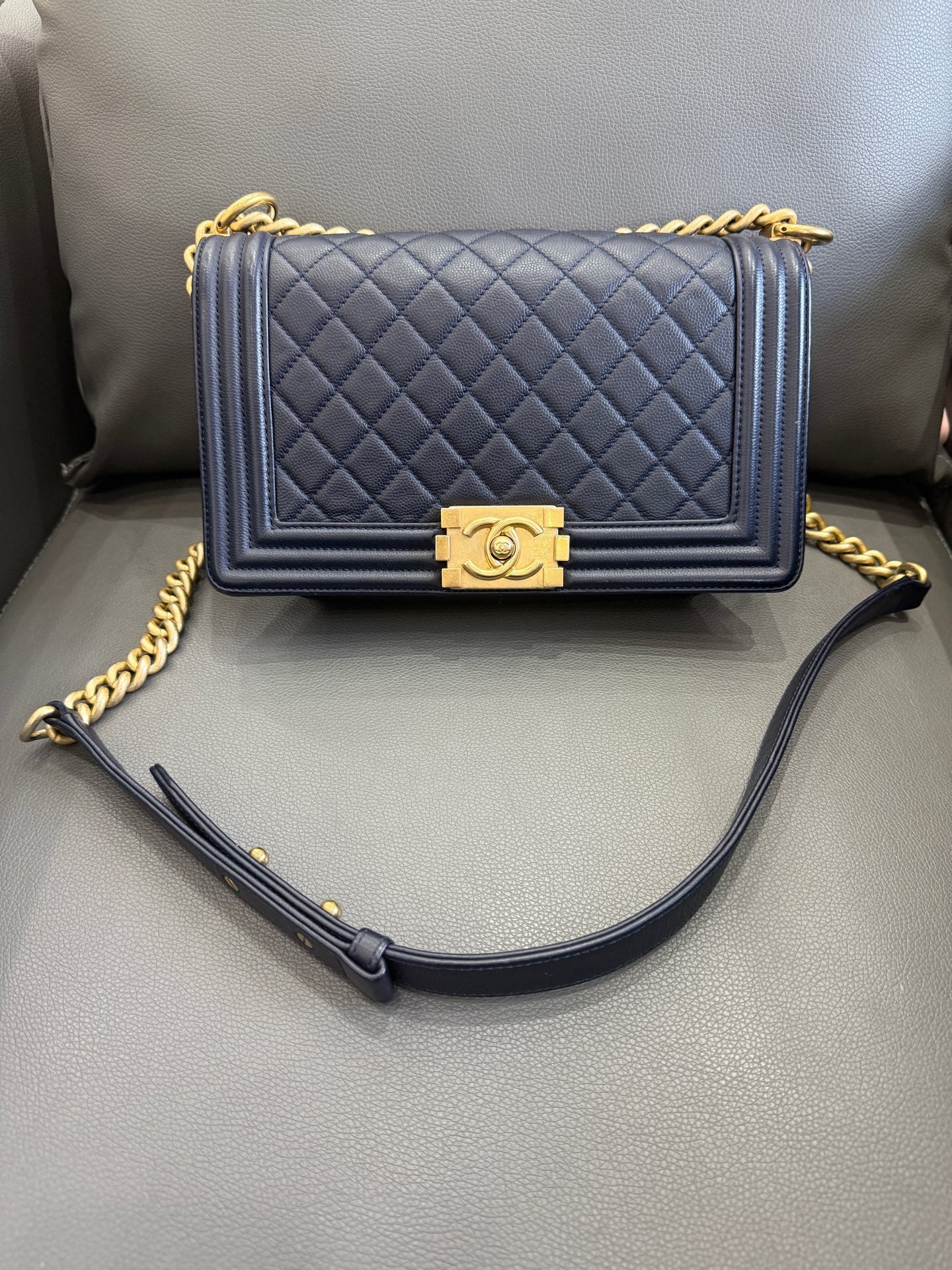 Chanel - Boy - Leather - Navy - (medium)