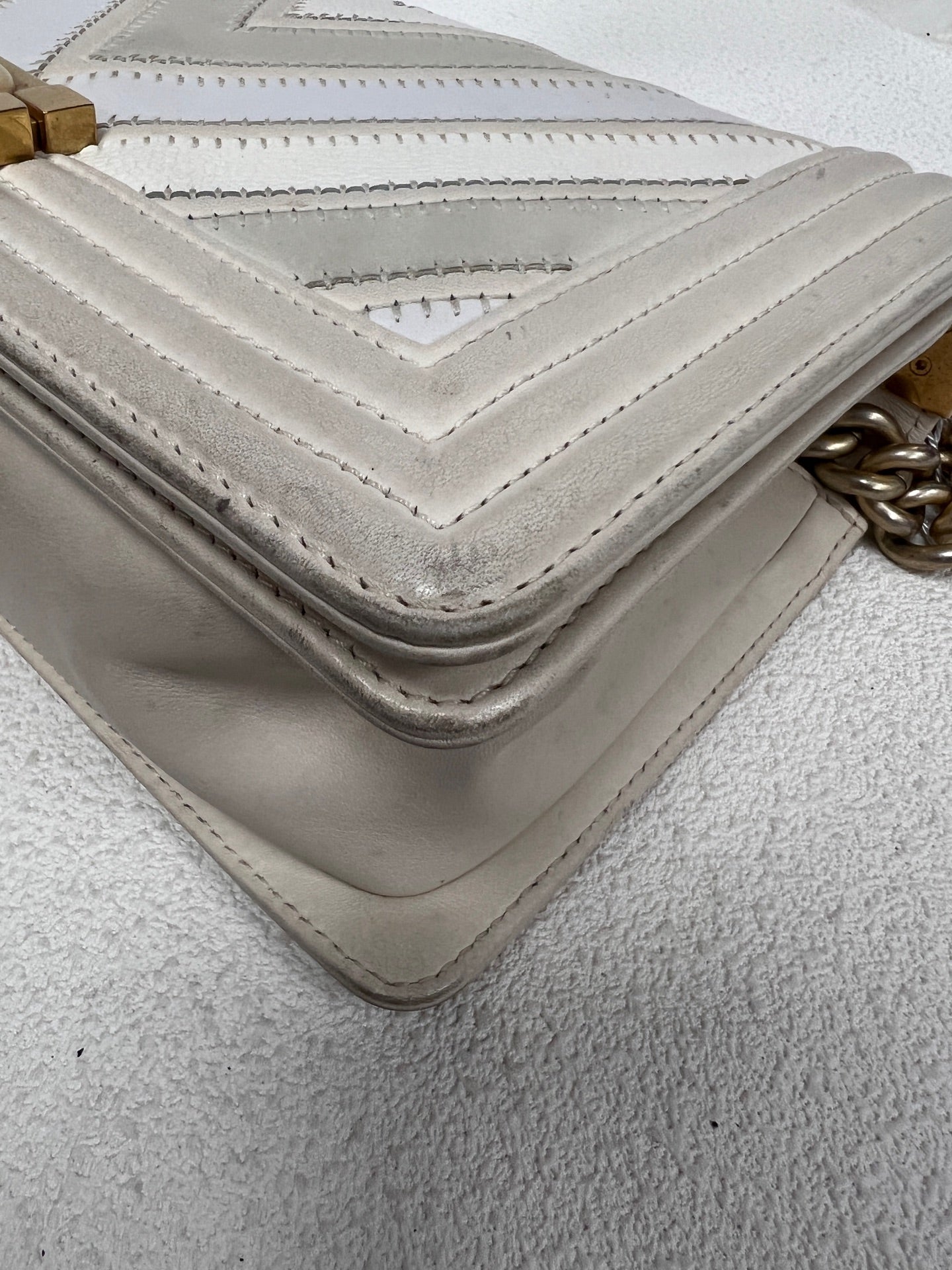 Chanel - Boy - Leather - White - (medium)