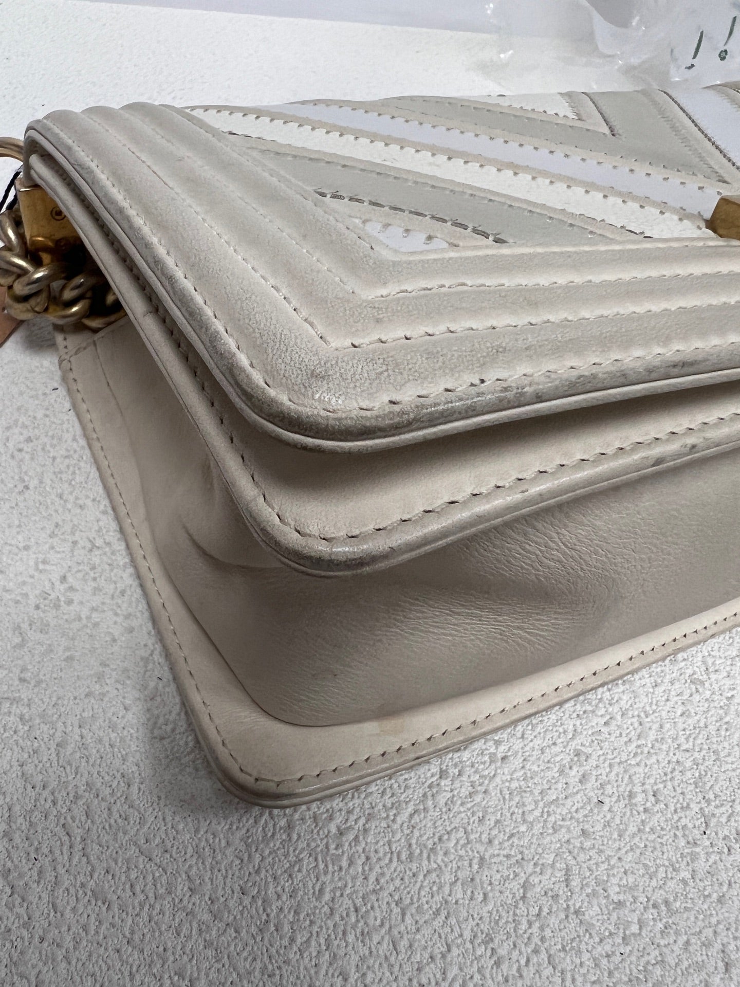 Chanel - Boy - Leather - White - (medium)