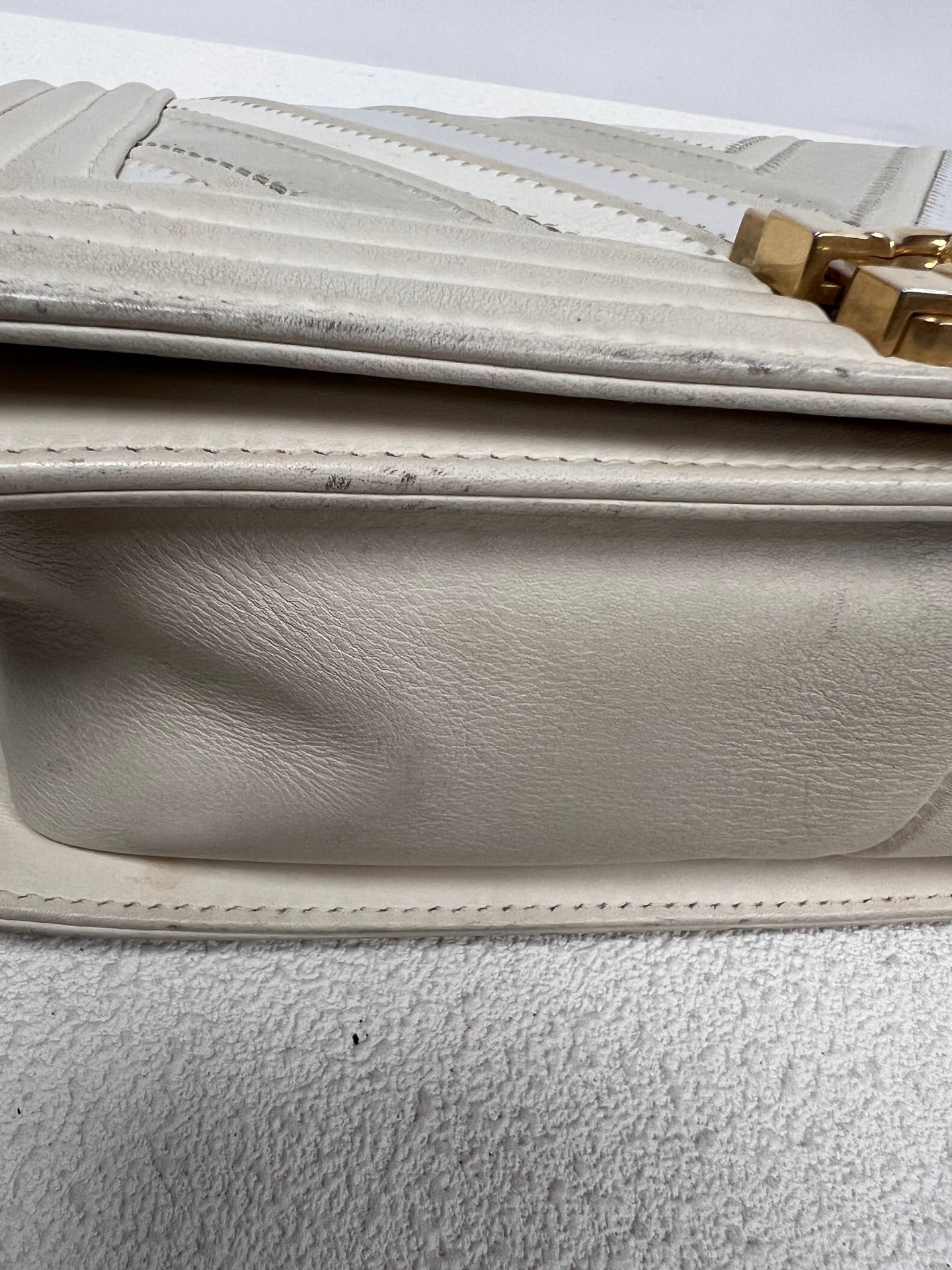 Chanel - Boy - Leather - White - (medium)
