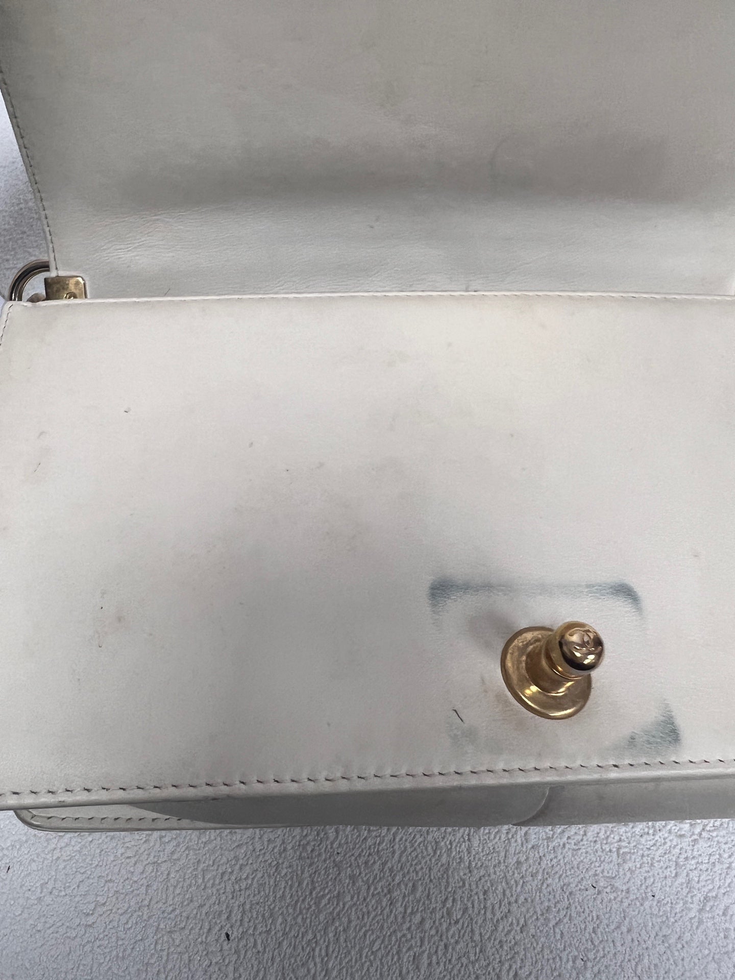 Chanel - Boy - Leather - White - (medium)