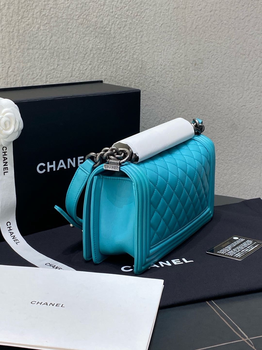 Chanel - Boy Medium - Leather - Blue - (Medium)