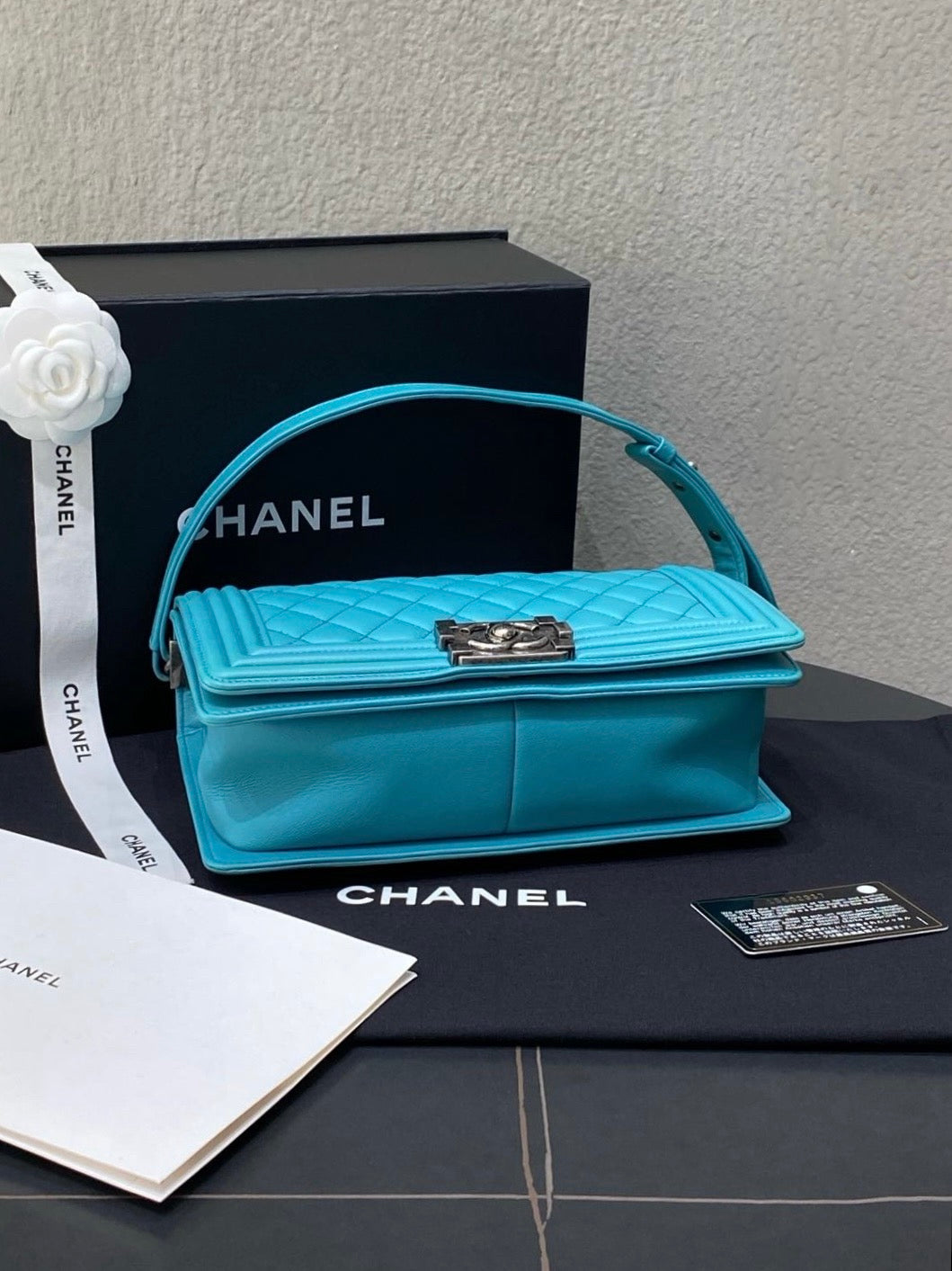 Chanel - Boy Medium - Leather - Blue - (Medium)