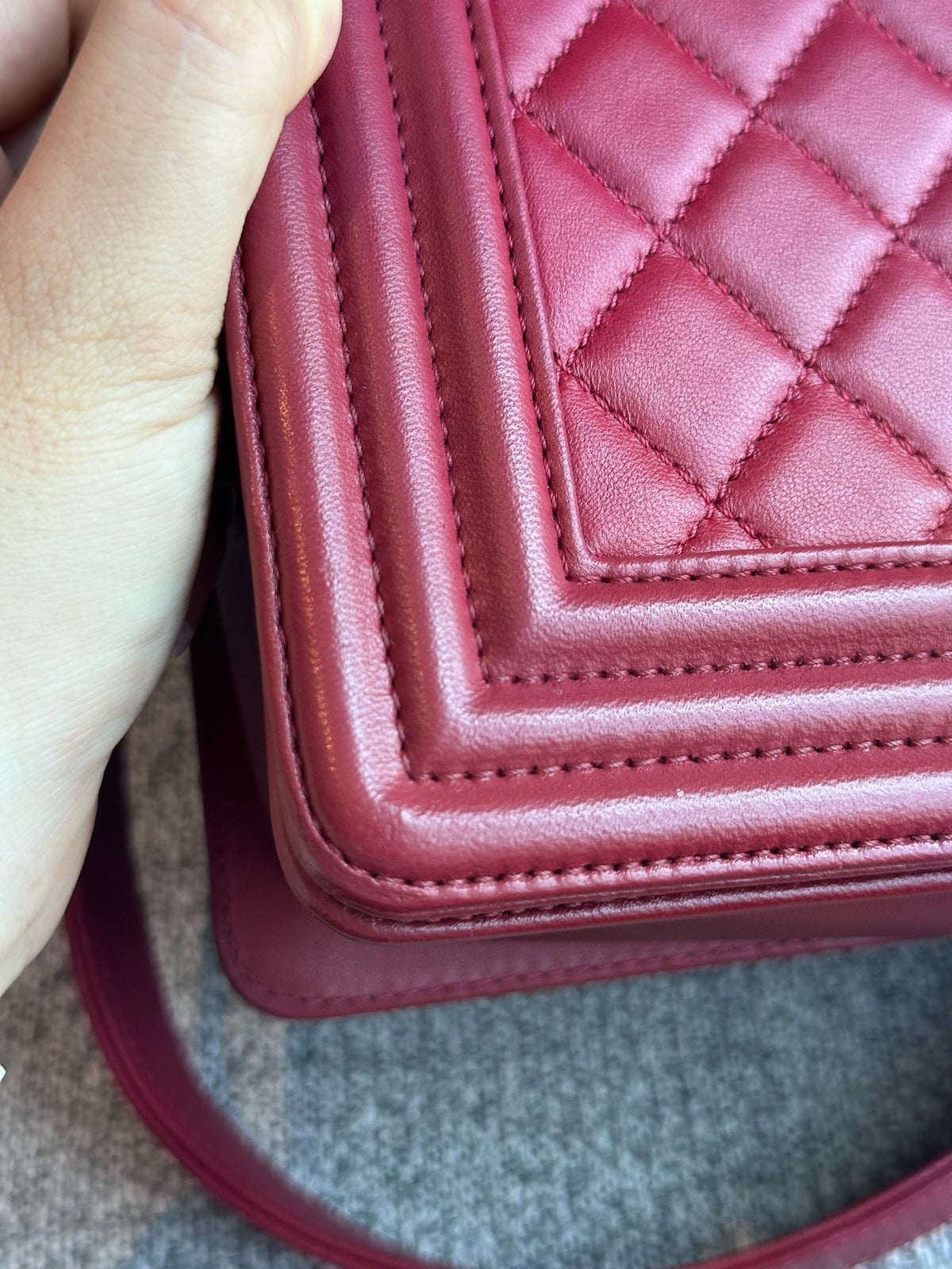 Chanel - Boy Medium - Leather - Burgundy - (medium)