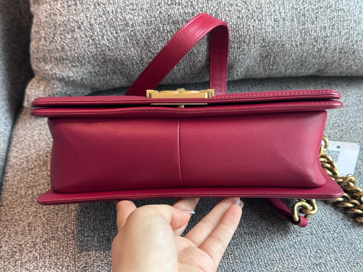 Chanel - Boy Medium - Leather - Burgundy - (medium)