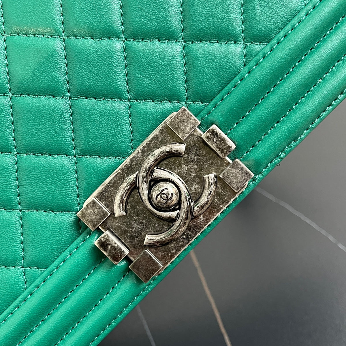 Chanel - Boy Medium - Leather - Green - (medium)
