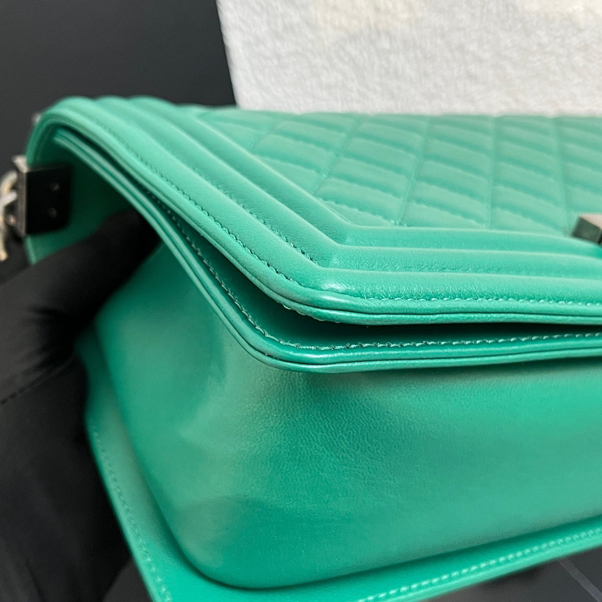 Chanel - Boy Medium - Leather - Green - (medium)