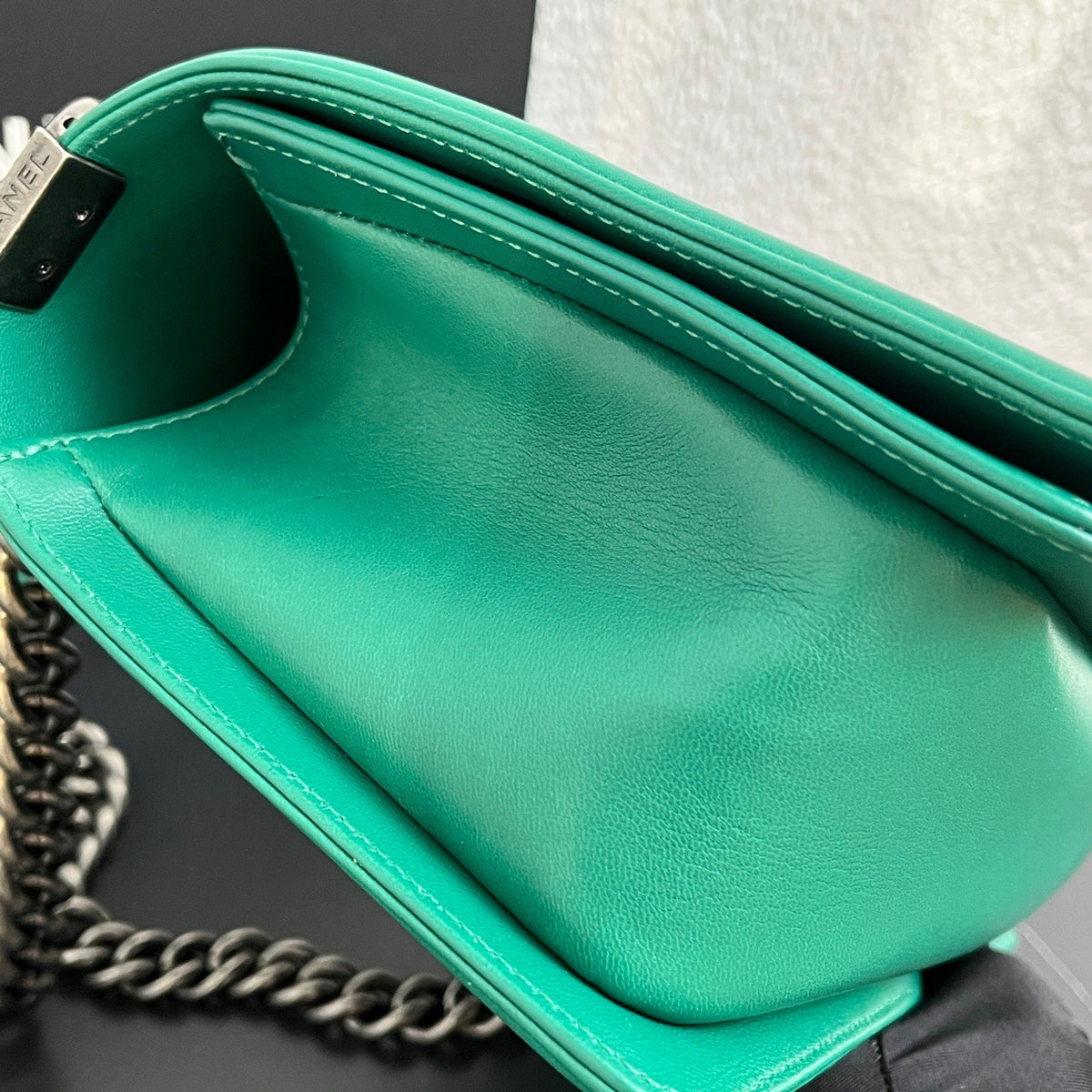 Chanel - Boy Medium - Leather - Green - (medium)