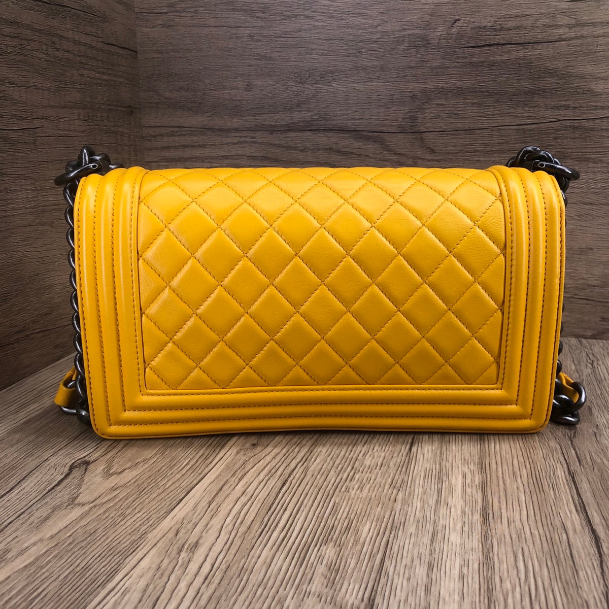 Chanel - Boy Medium - Leather - Yellow - (medium)