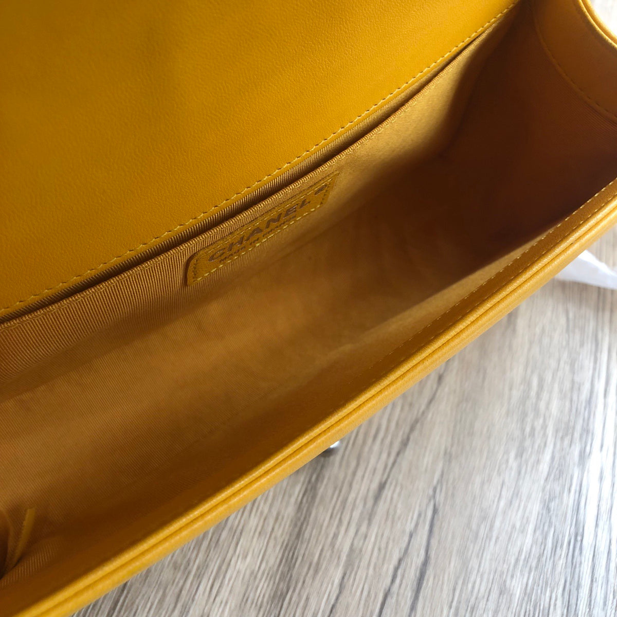 Chanel - Boy Medium - Leather - Yellow - (medium)