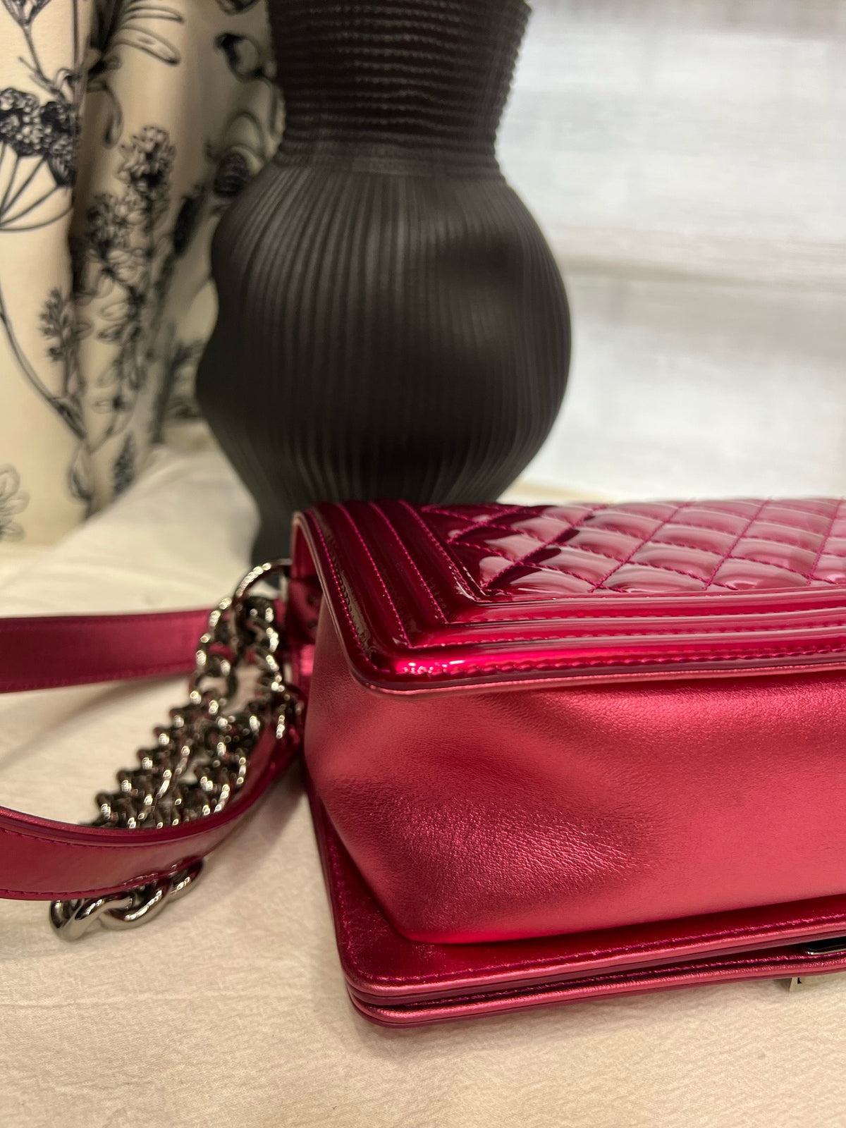 Chanel - Boy Medium - Patent leather - Pink - (medium)