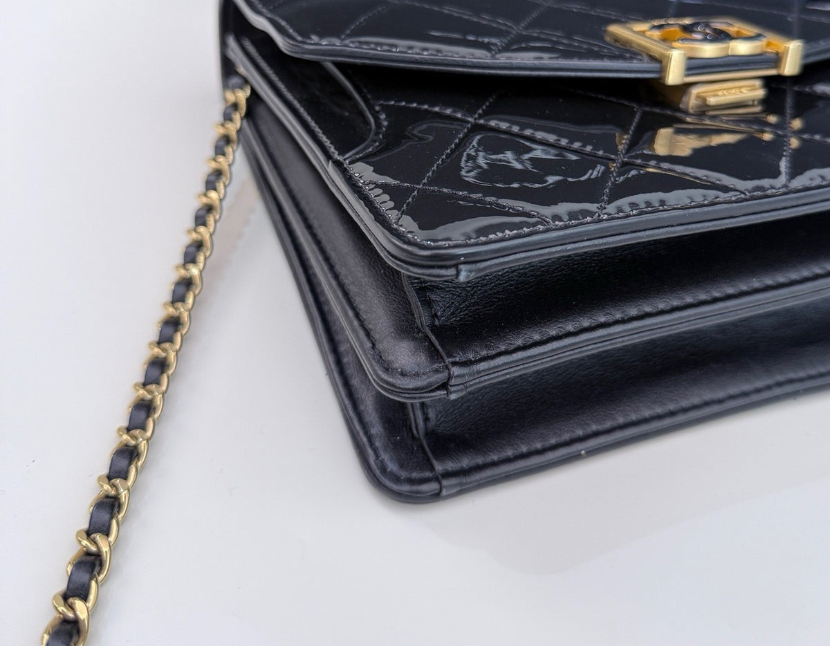 Chanel - Boy - Patent leather - Black