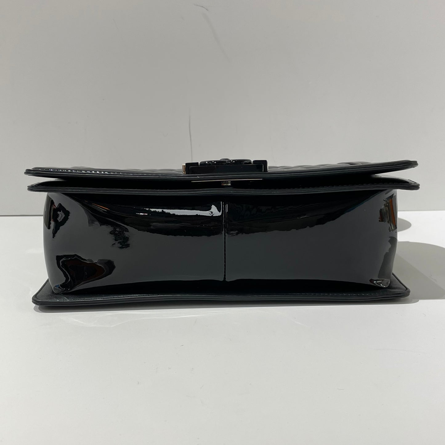 Chanel - Boy - Patent leather - Black - (Medium)