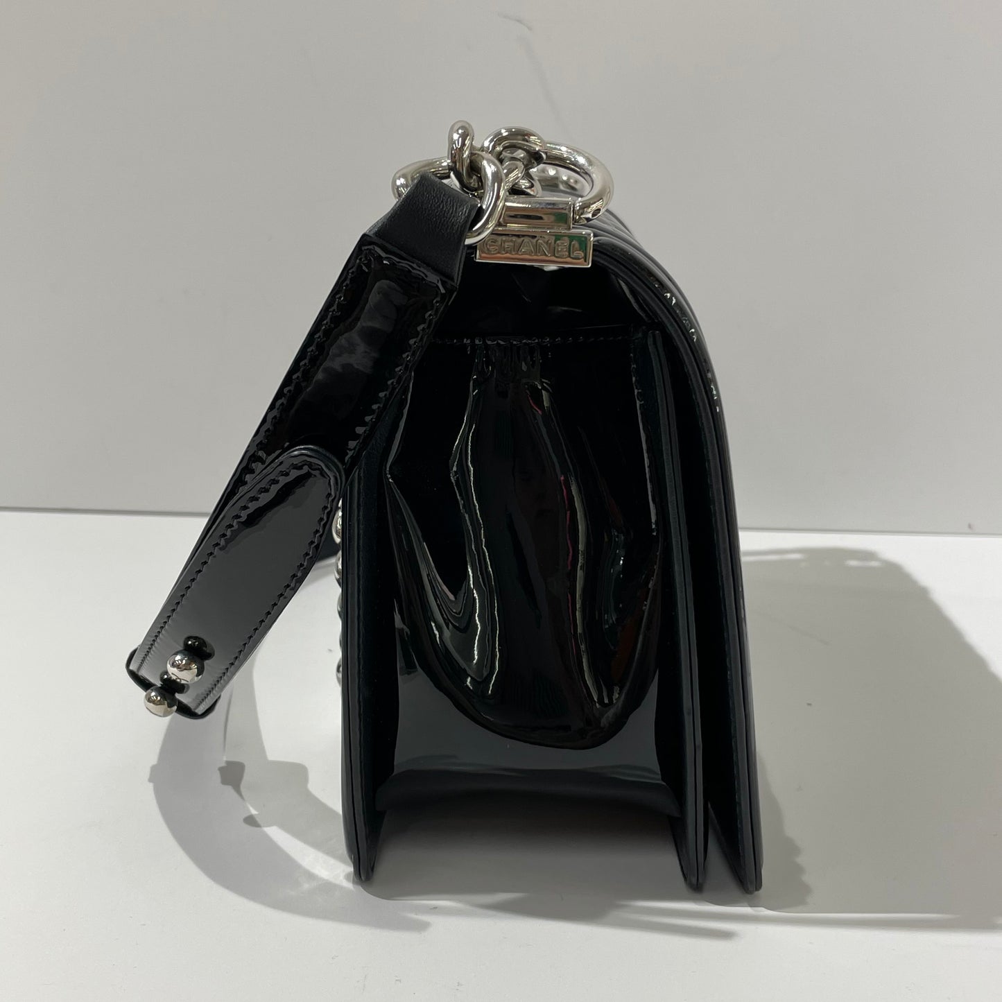 Chanel - Boy - Patent leather - Black - (Medium)