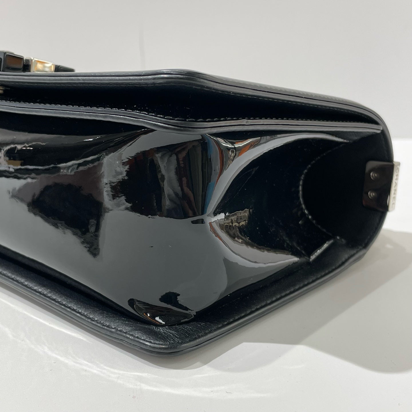 Chanel - Boy - Patent leather - Black - (Medium)