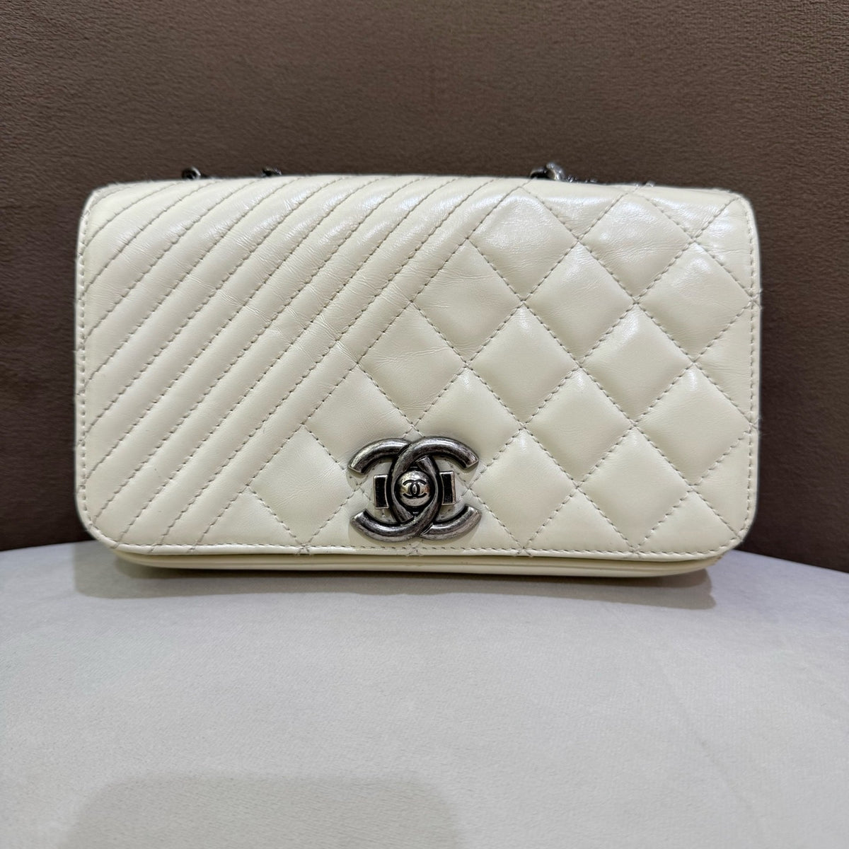 Chanel - Boy Small - Leather - White - (small)