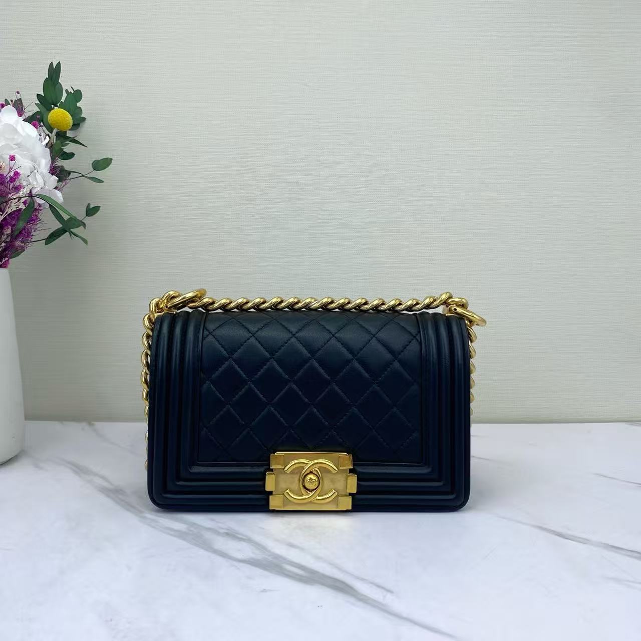 Chanel - Boy - Smooth cowhide leather - Black with Gold-Tone Hardware - (Small)