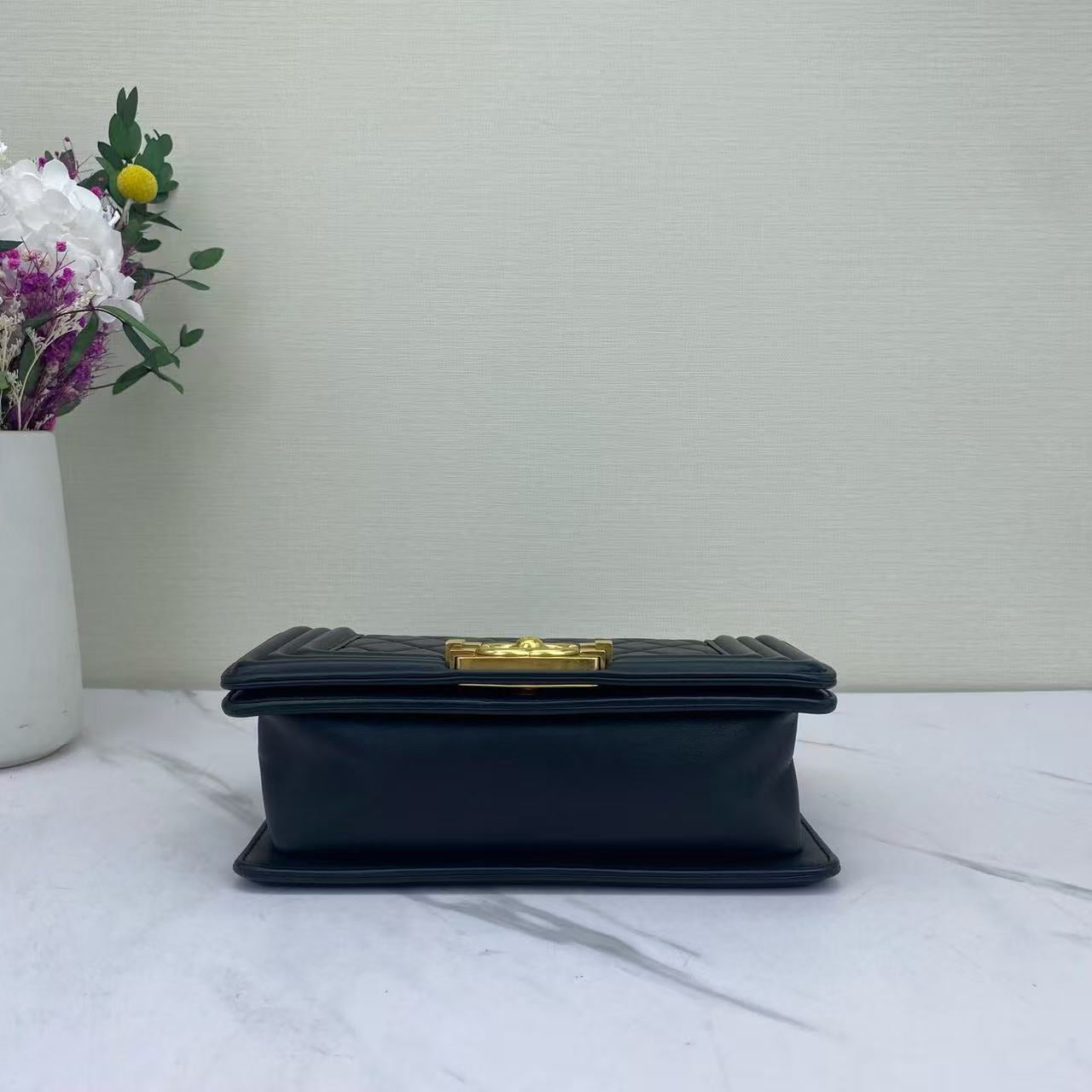 Chanel - Boy - Smooth cowhide leather - Black with Gold-Tone Hardware - (Small)