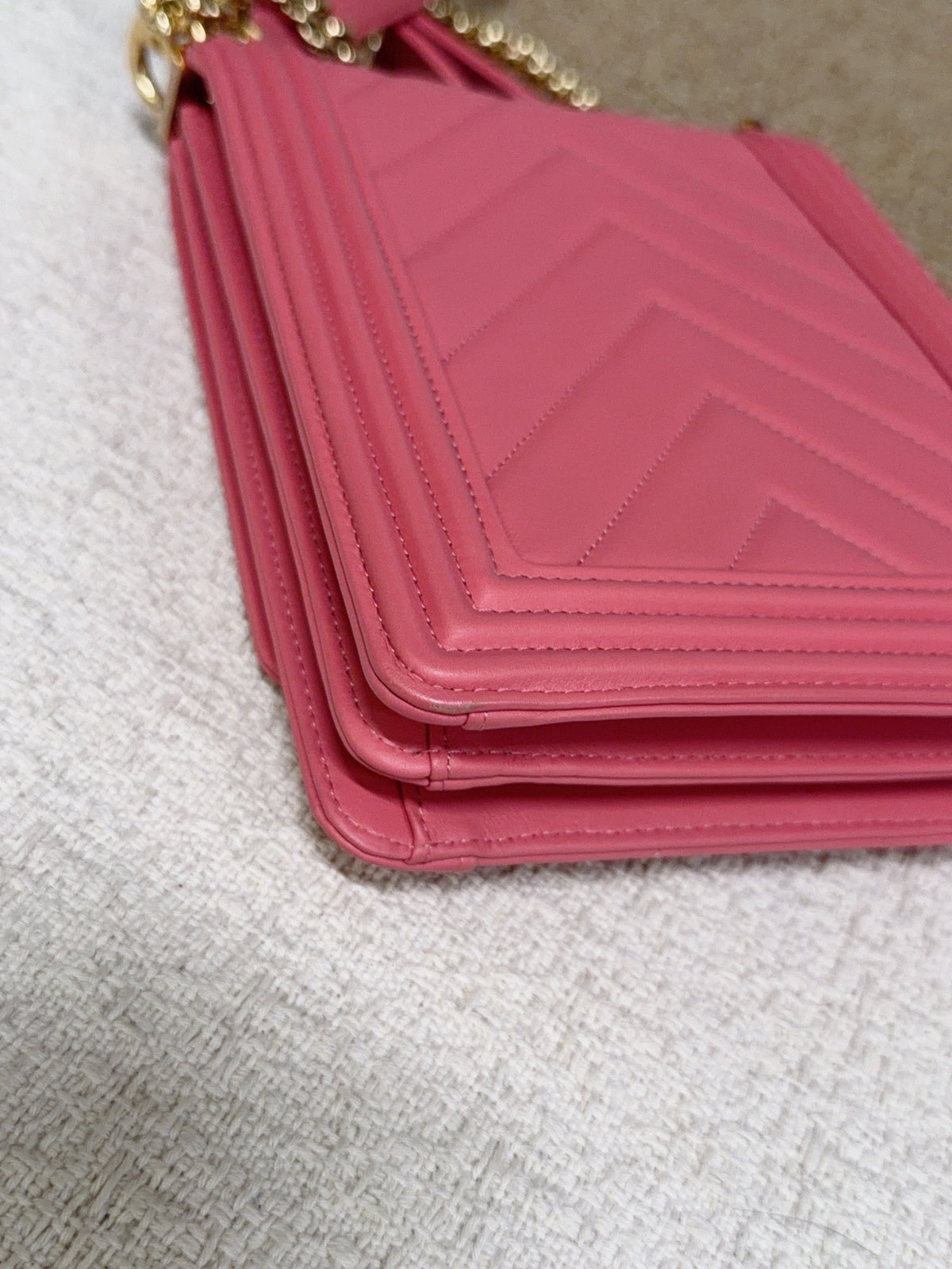 Chanel - Boy Vertical V-Stitch - Leather - Pink